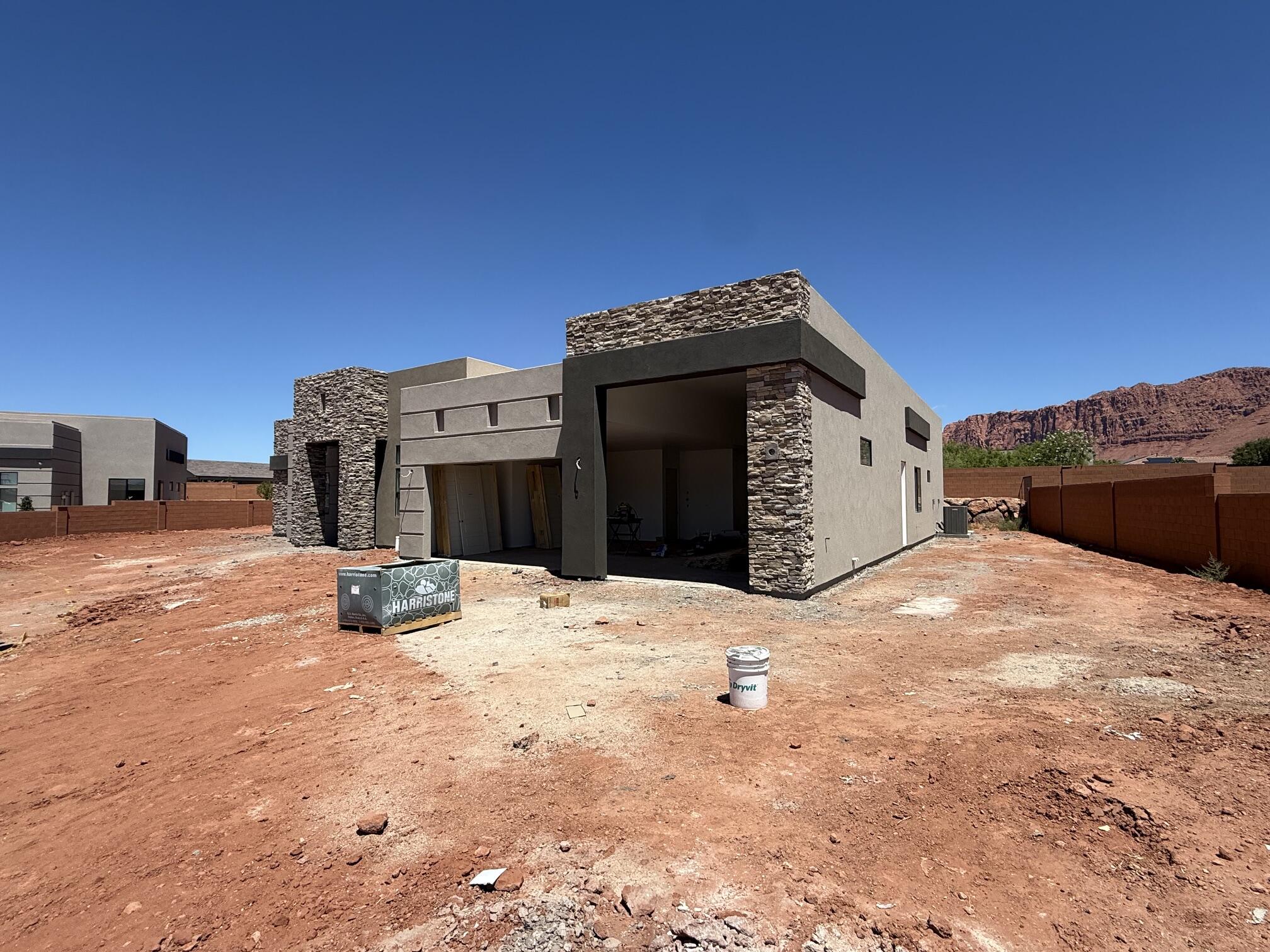 ONYX VALLEY - Residential