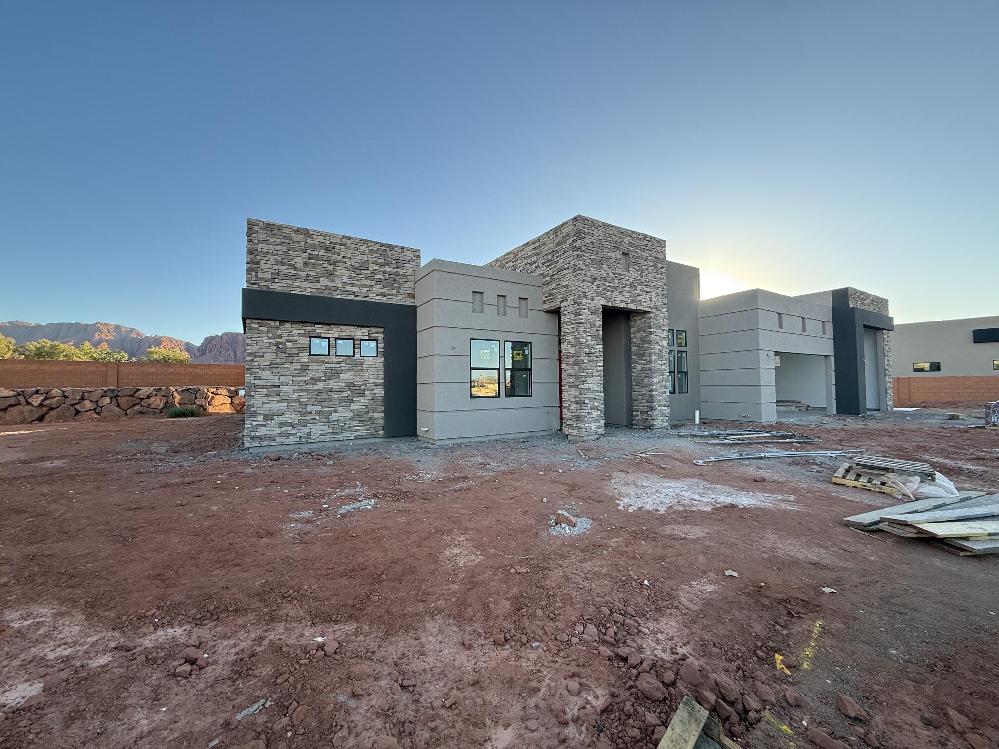 ONYX VALLEY - Residential