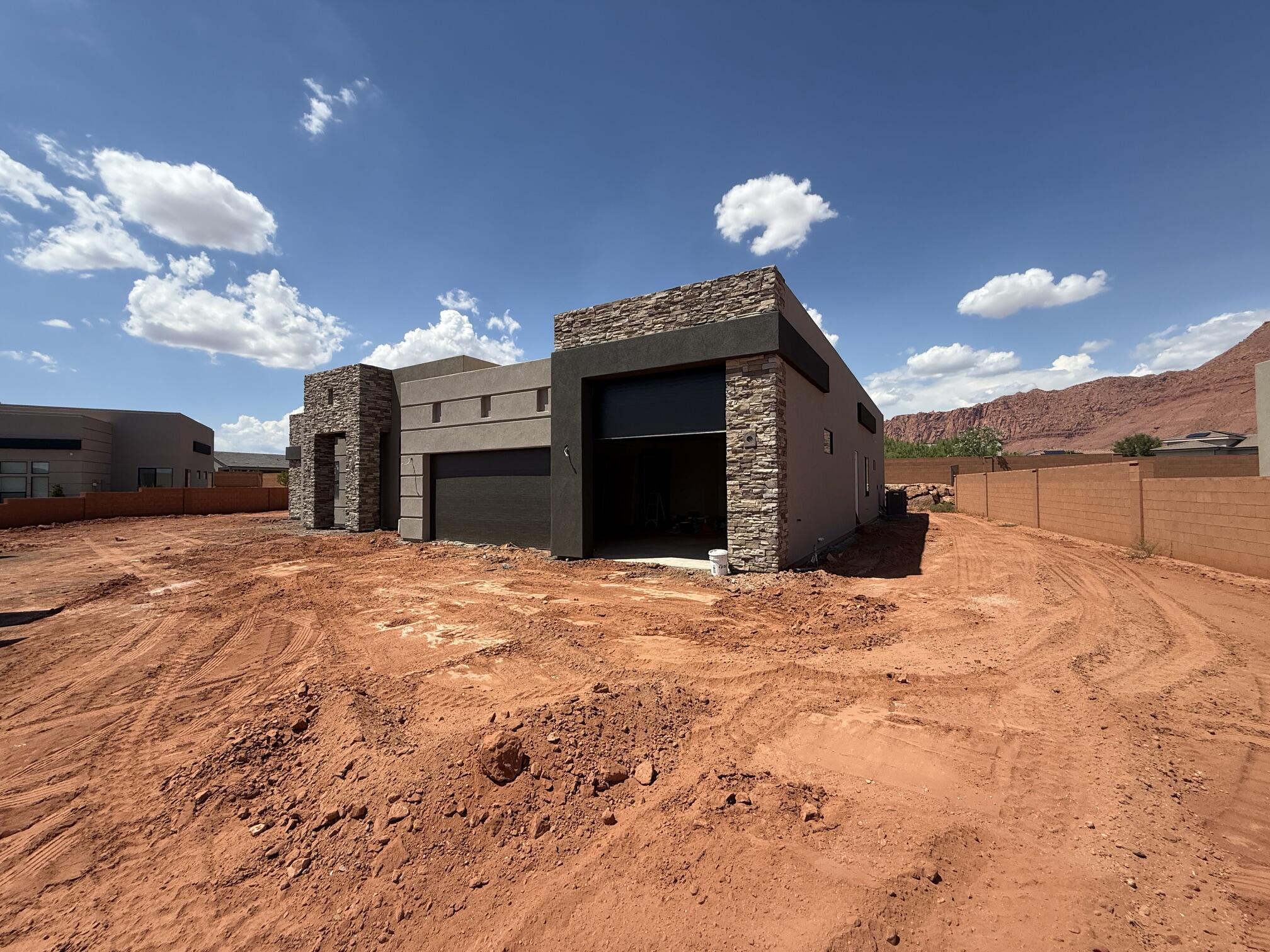 ONYX VALLEY - Residential