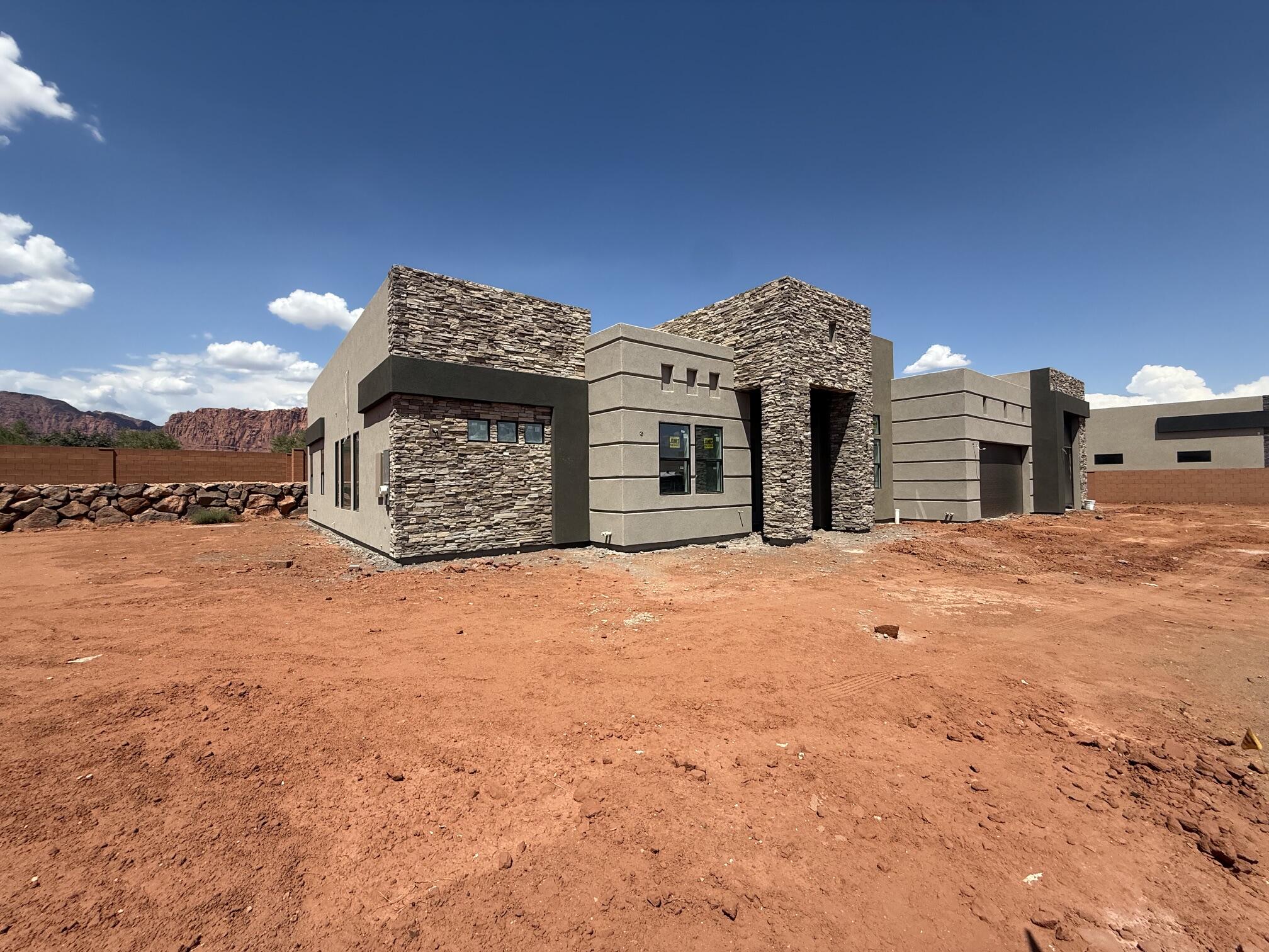 ONYX VALLEY - Residential