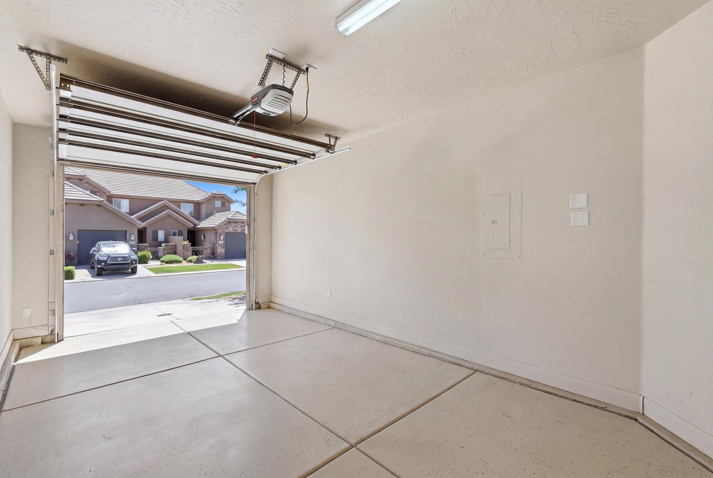 CORAL RIDGE TOWNHOMES - Residential