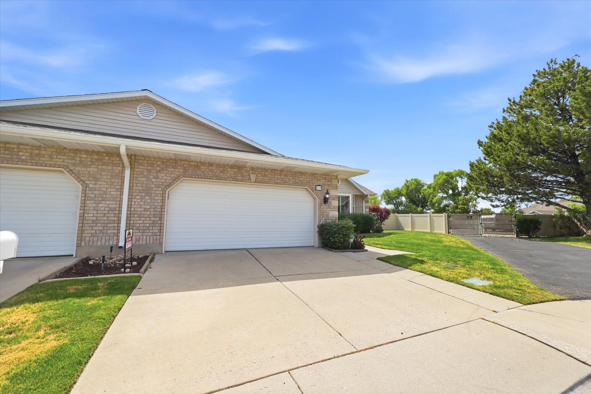 CORNERSTONE - Residential