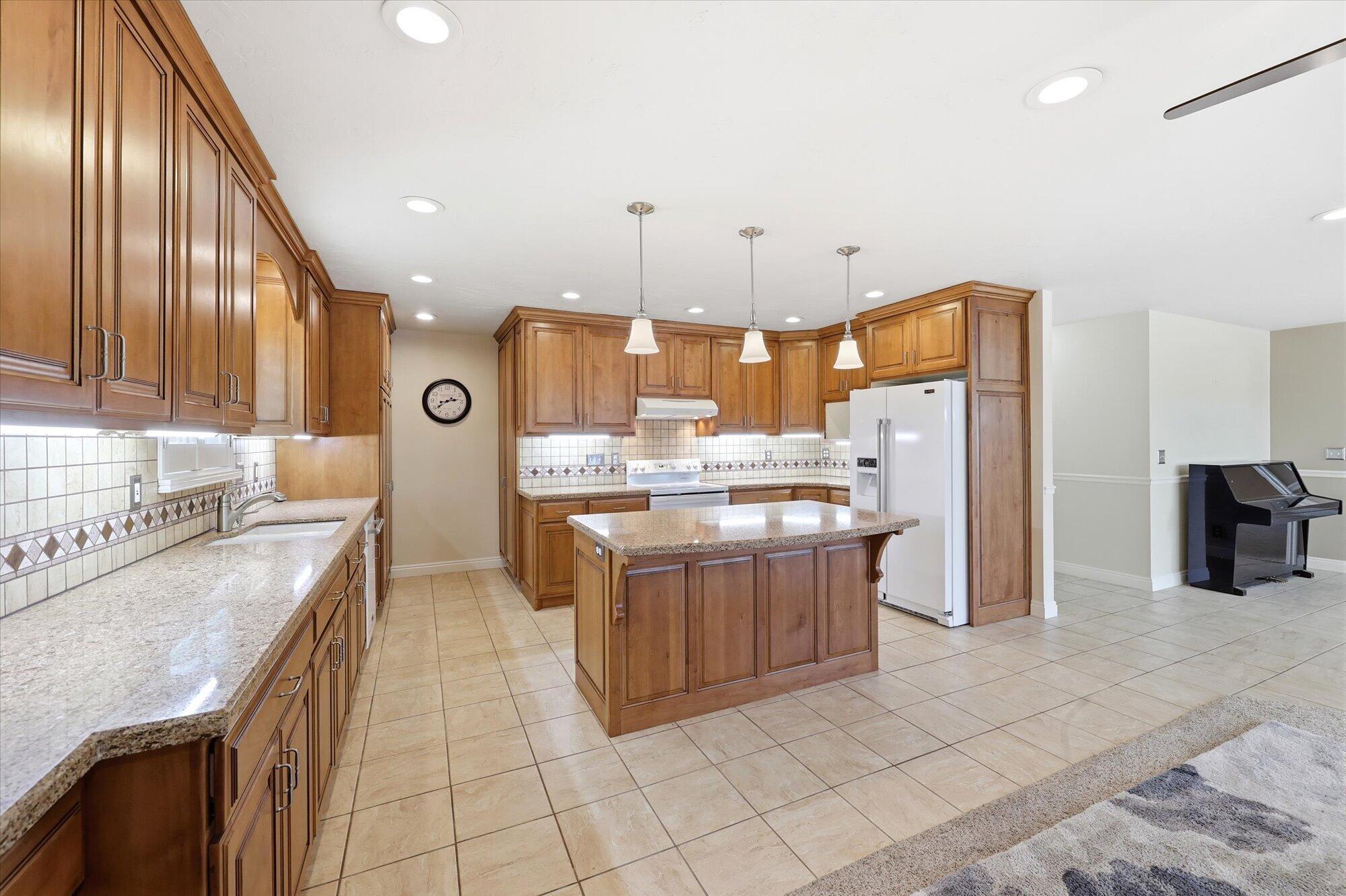 CORNERSTONE - Residential