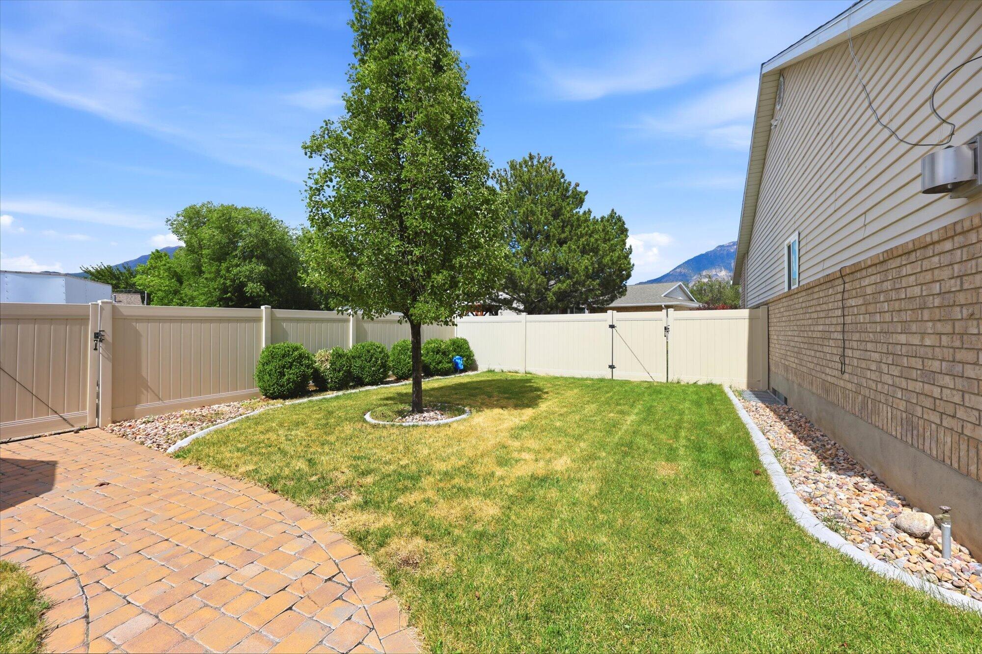 CORNERSTONE - Residential