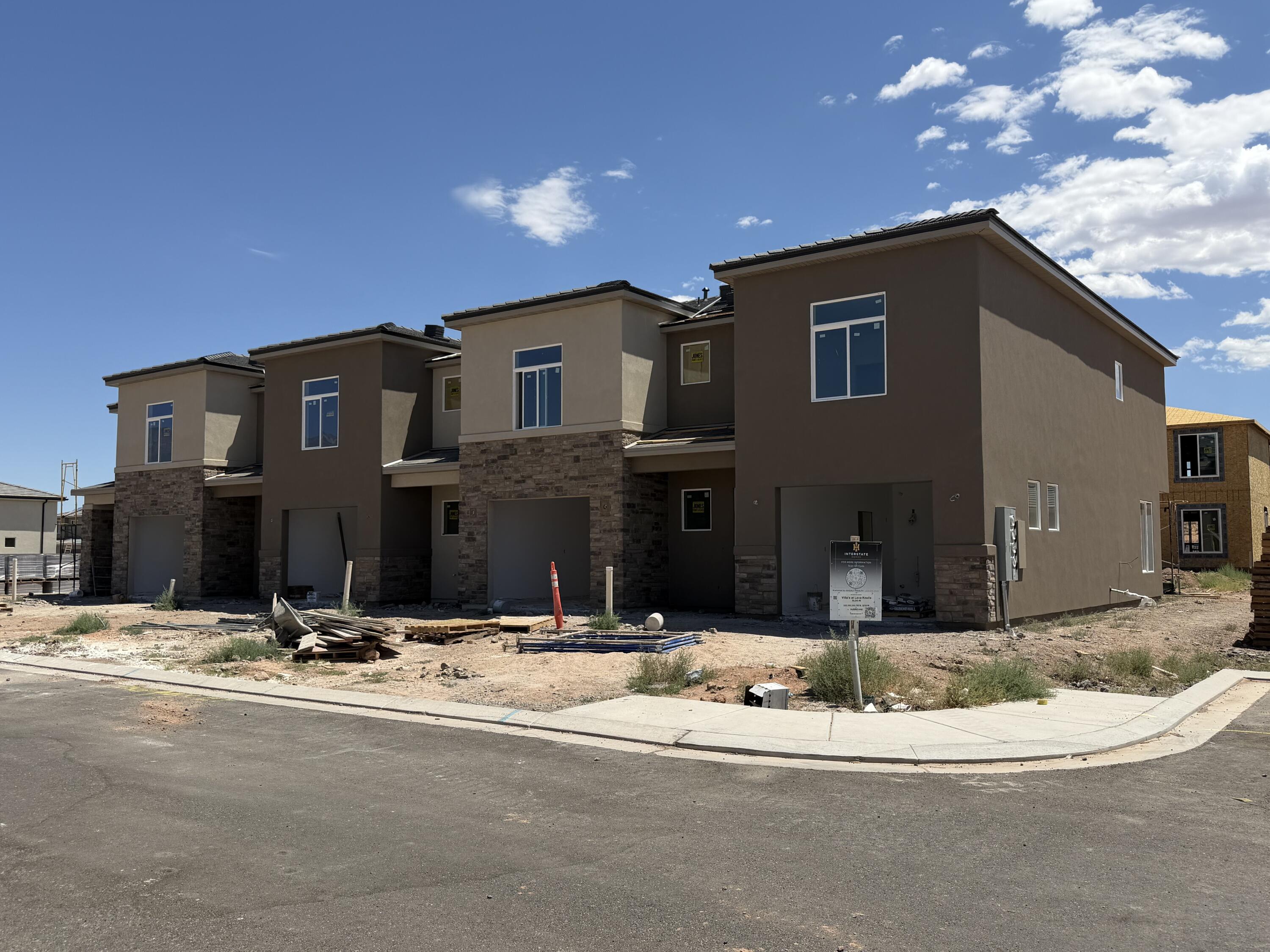 LAVA KNOLLS - Residential