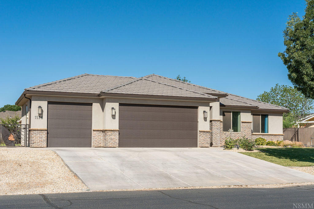 BLOOMINGTON HILLS - Residential