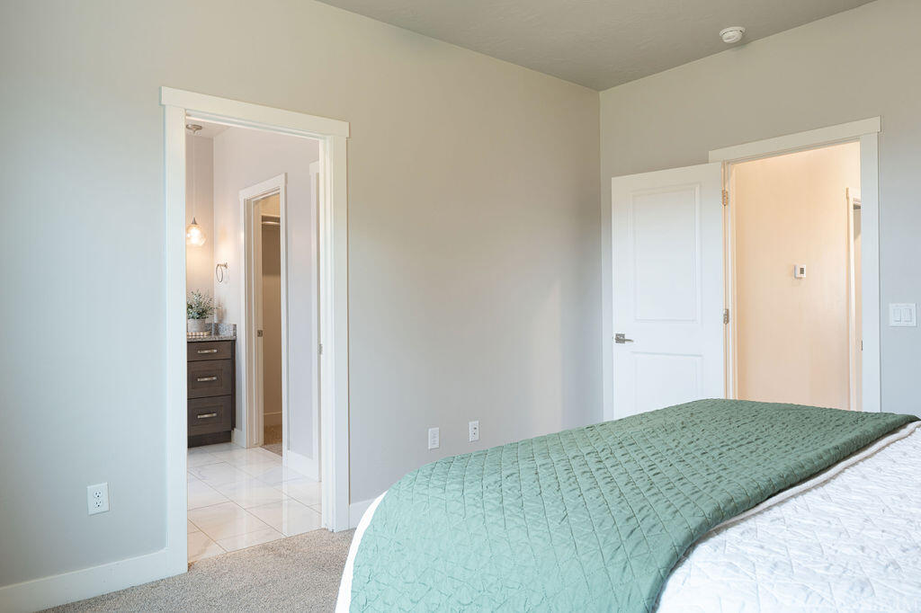 BLOOMINGTON HILLS - Residential