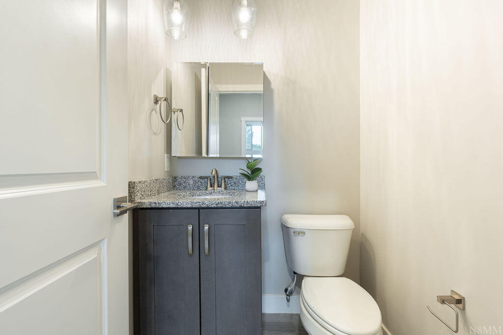 BLOOMINGTON HILLS - Residential
