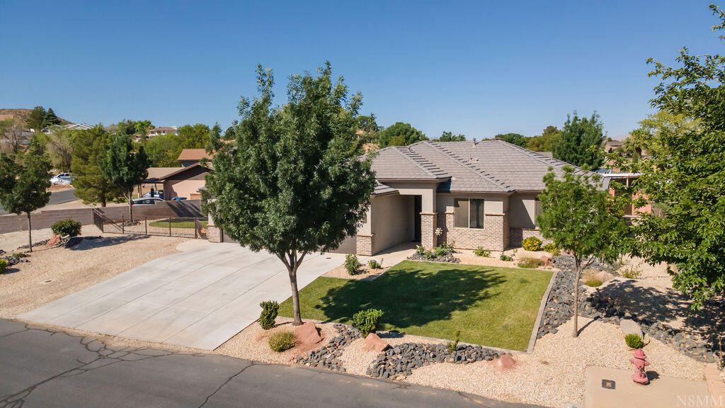 BLOOMINGTON HILLS - Residential