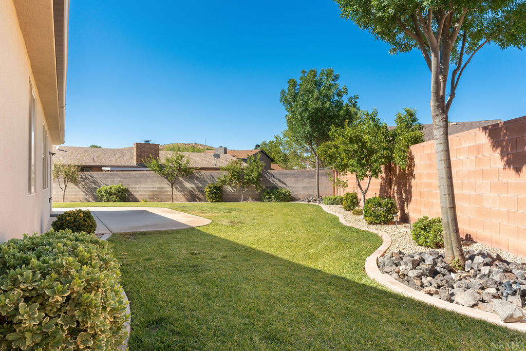 BLOOMINGTON HILLS - Residential