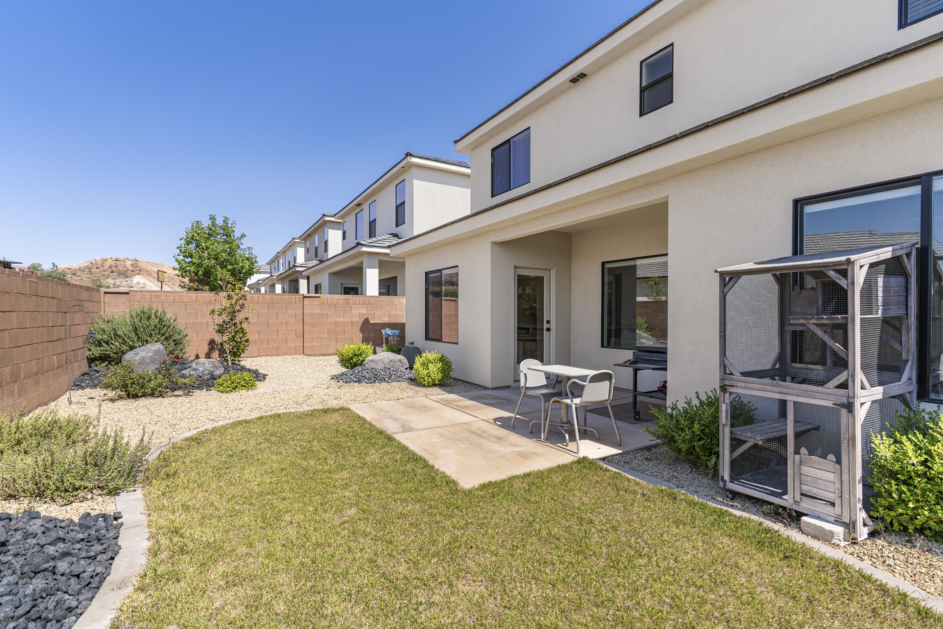 WHITE TRAILS - Residential