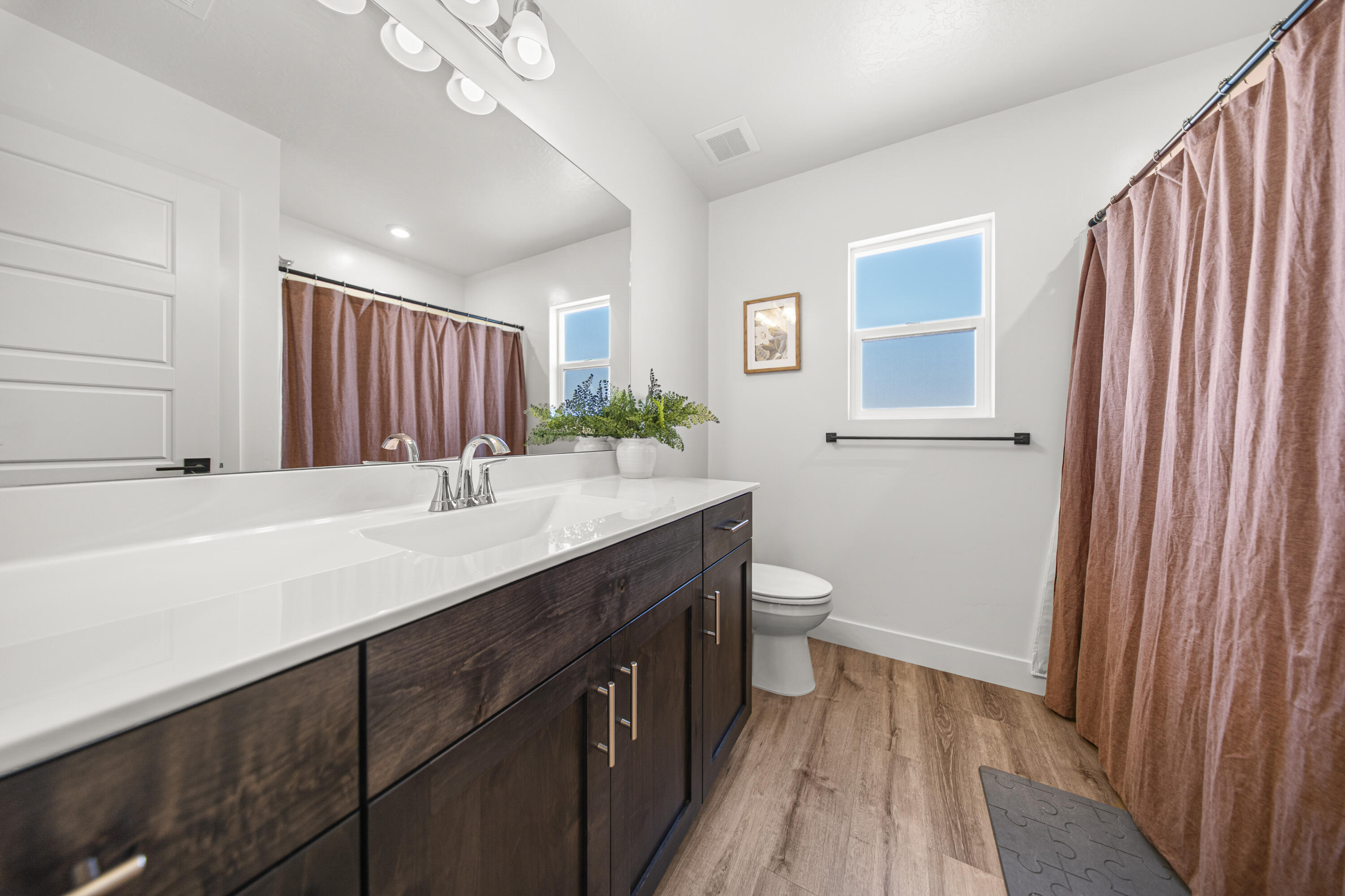 WHITE TRAILS - Residential