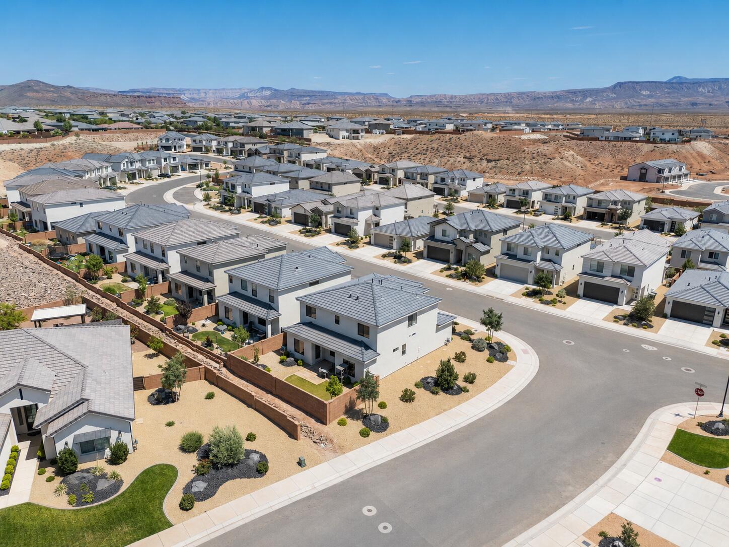 WHITE TRAILS - Residential