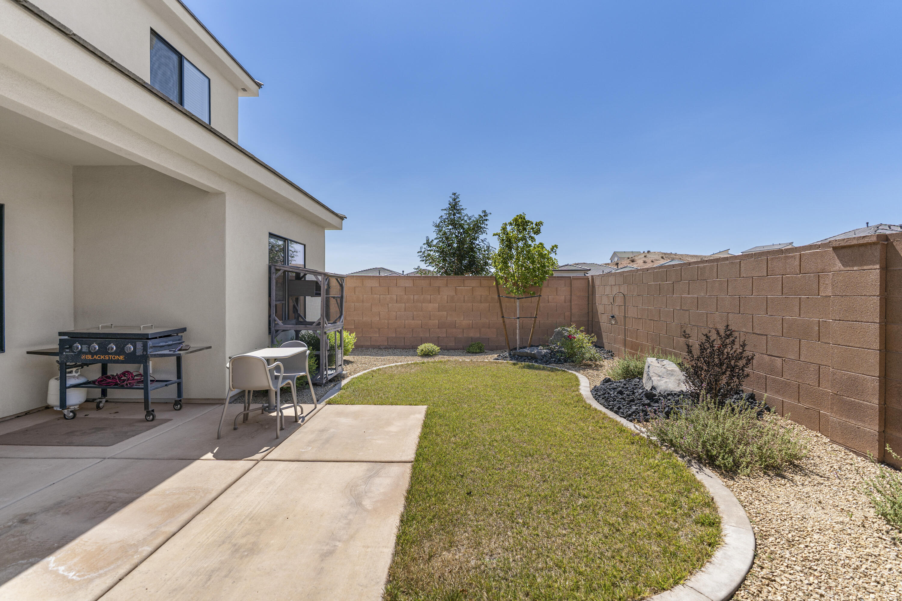 WHITE TRAILS - Residential
