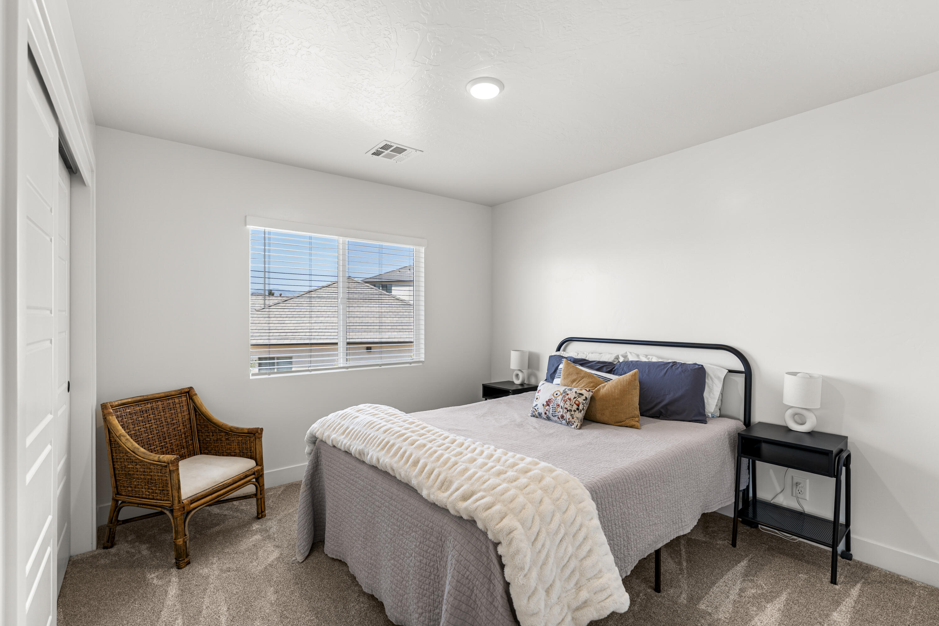 WHITE TRAILS - Residential