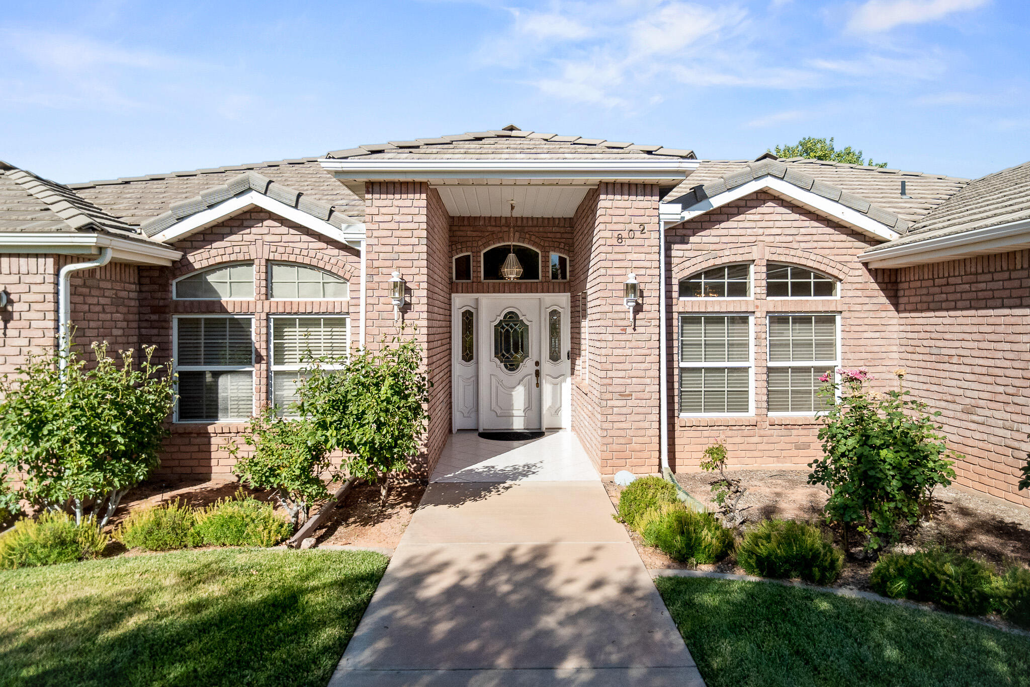 Located in a great subdivision, corner lot, brick exterior, fully fenced, east facing back yard, covered patio, with gates. Fully landscaped, great floor plan, original owners. Refrigerator & W/D included. Well maintained in its original condition. Buyer to verify all info.