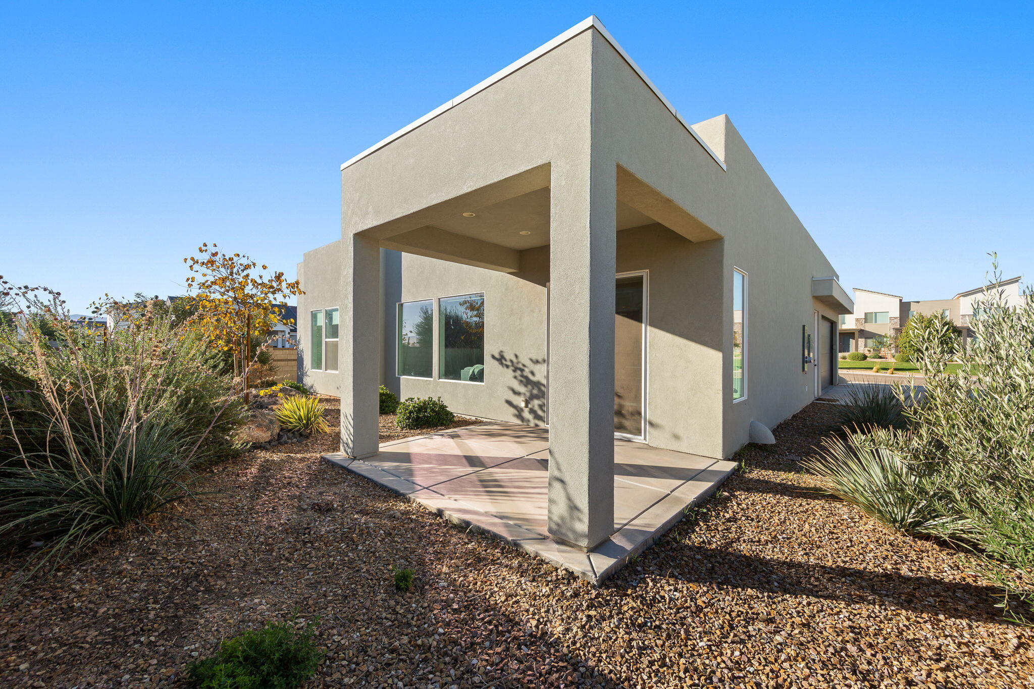 DESERT COLOR AUBURN HILLS - Residential