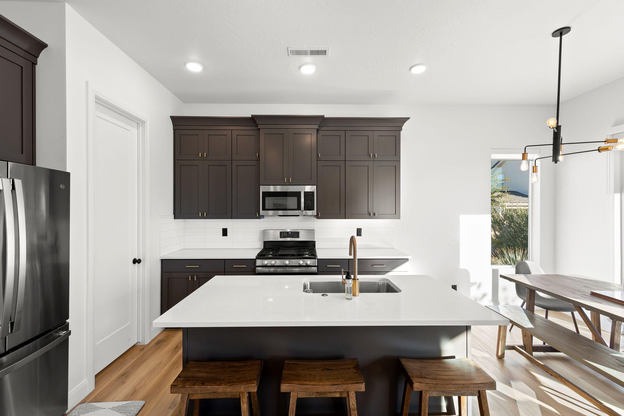 DESERT COLOR AUBURN HILLS - Residential