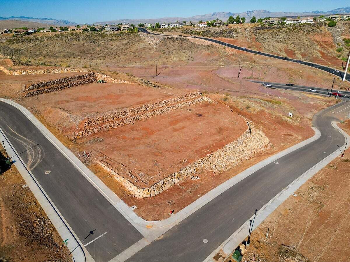 KNETTAS KNOLL SUB - Land
