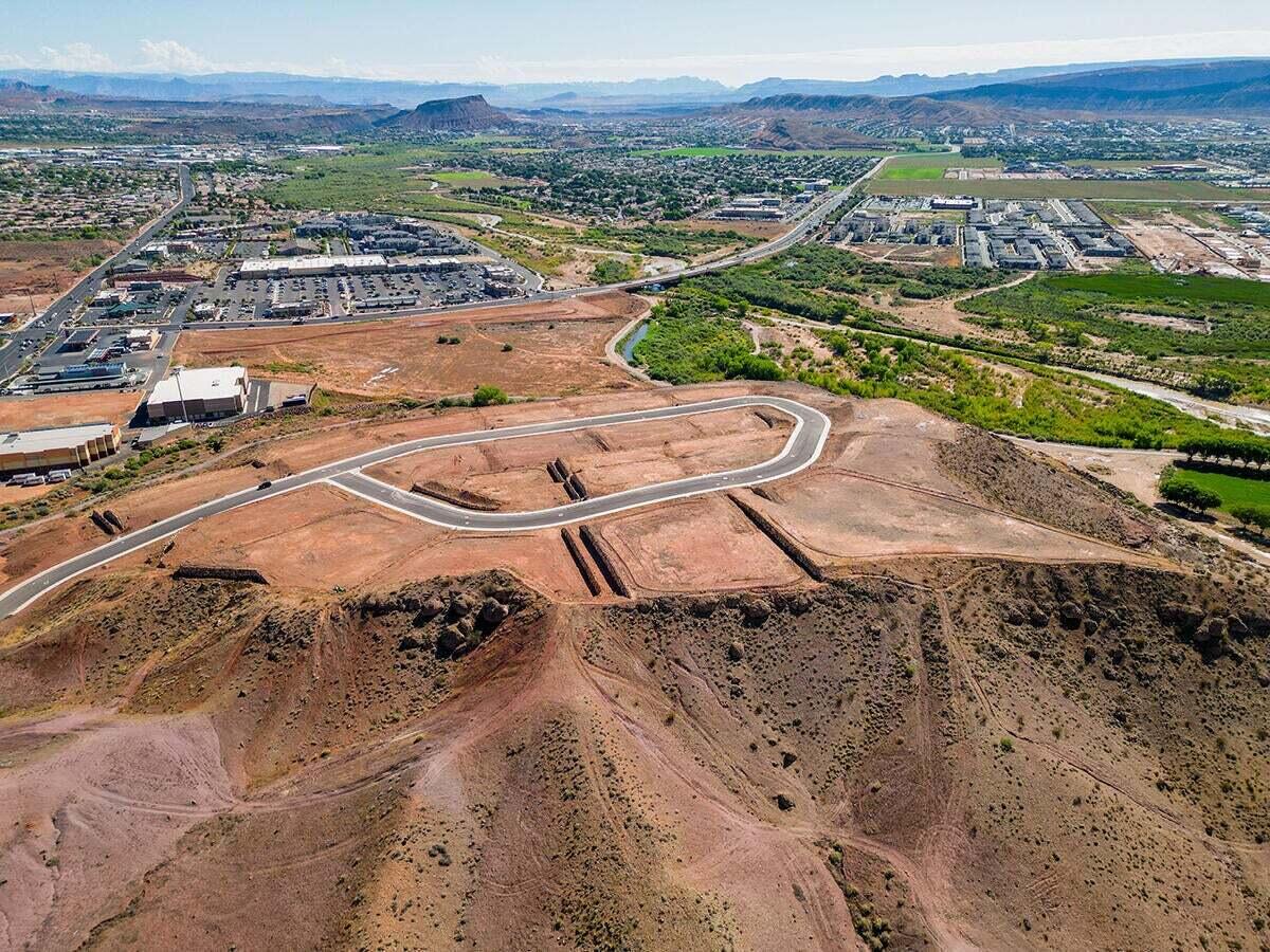 KNETTAS KNOLL SUB - Land
