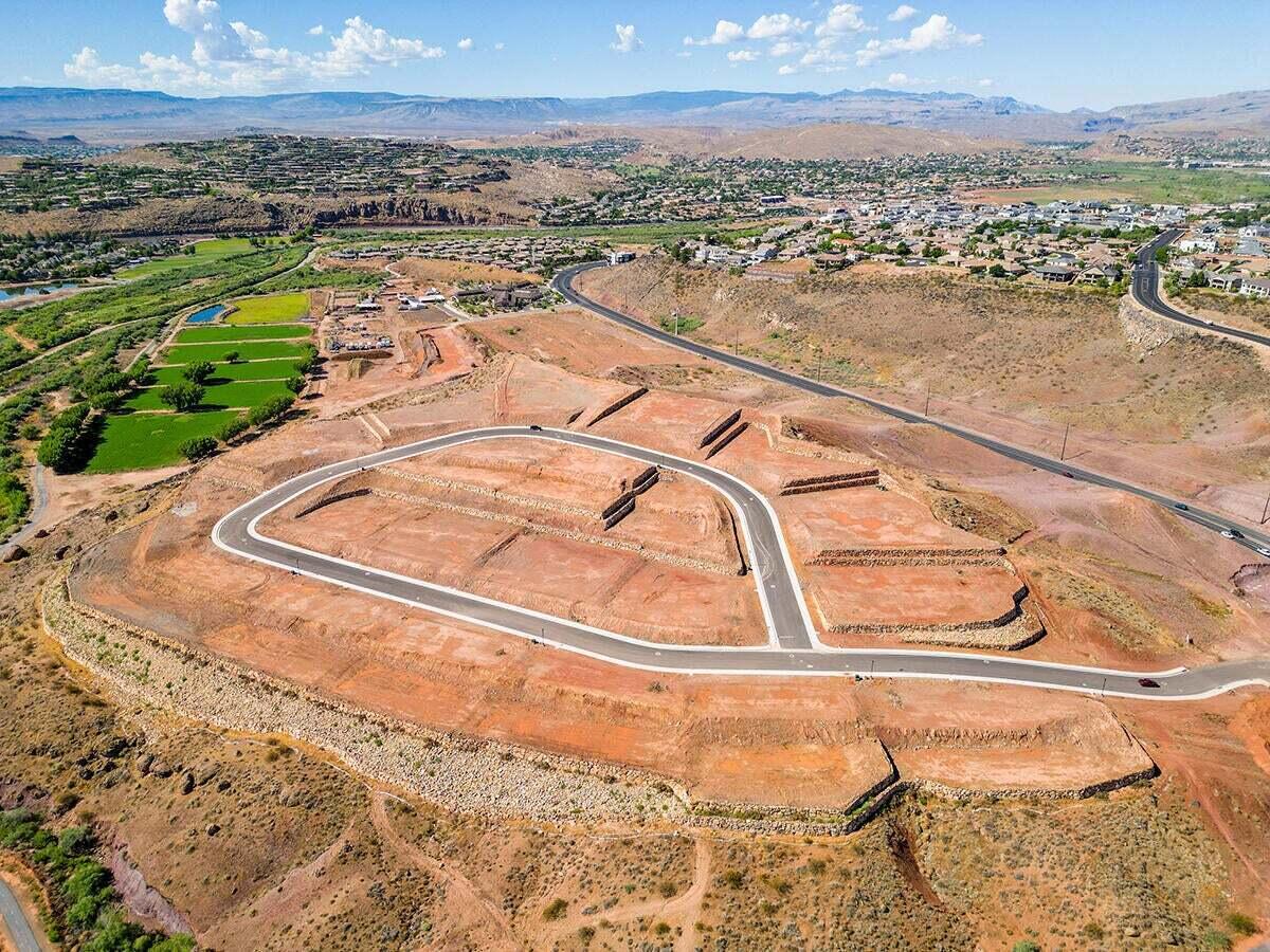 KNETTAS KNOLL SUB - Land