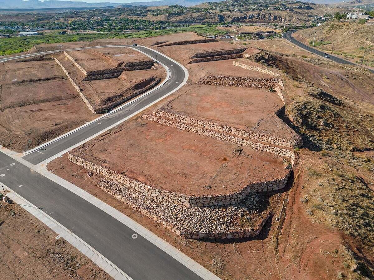 KNETTAS KNOLL SUB - Land