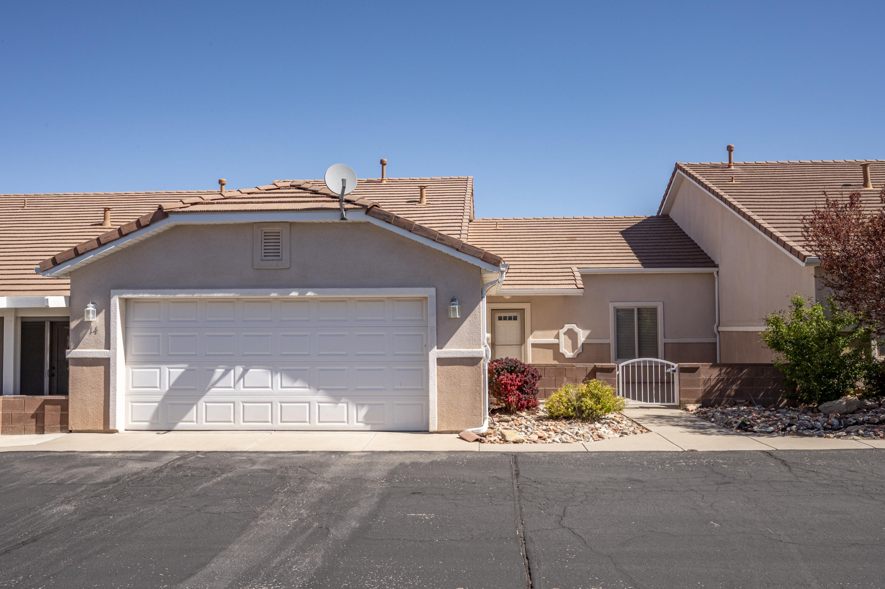 Homes in the desirable Seasons at Mesa Hills don't come along often--this is your opportunity to live in a truly loved neighborhood! Just a short walk to The Lake on the Hill, Cedar City Aquatic Center, and Park Discovery, this location blends convenience and lifestyle perfectly. Details you'll love; vaulted ceilings, a cozy fireplace, and a spacious kitchen with a large island and abundant cabinetry. The primary suite features double sinks, a walk-in closet, and a relaxing jetted tub. Enjoy a spacious courtyard, covered back patio, and a 2-car garage. Backing to 700 South, you'll appreciate the added privacy of no direct rear neighbors. Community clubhouse with full kitchen, large gathering/dining space, and grassy area makes hosting friends and family a breeze. Come see for yourself!