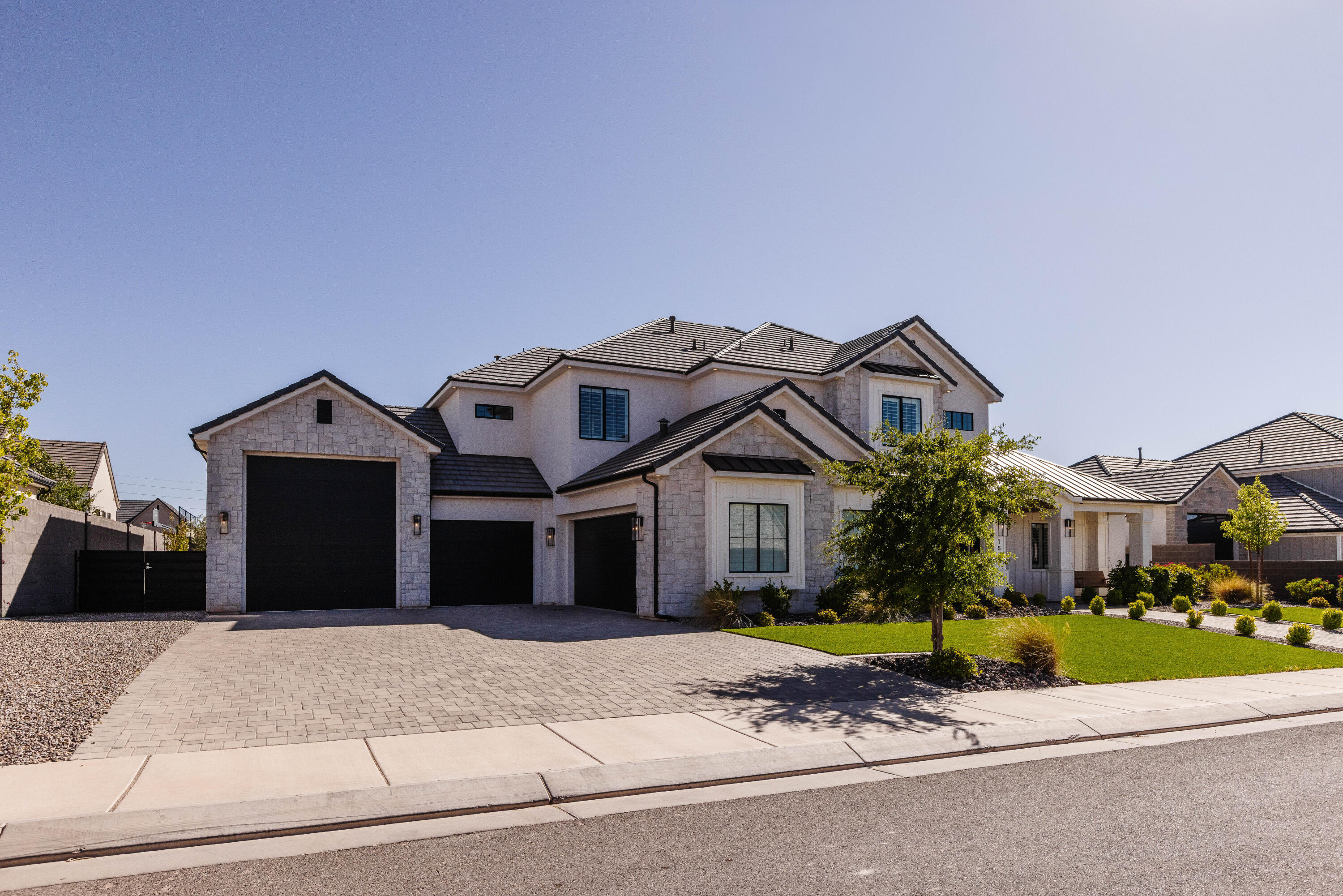 TONAQUINT COVE - Residential
