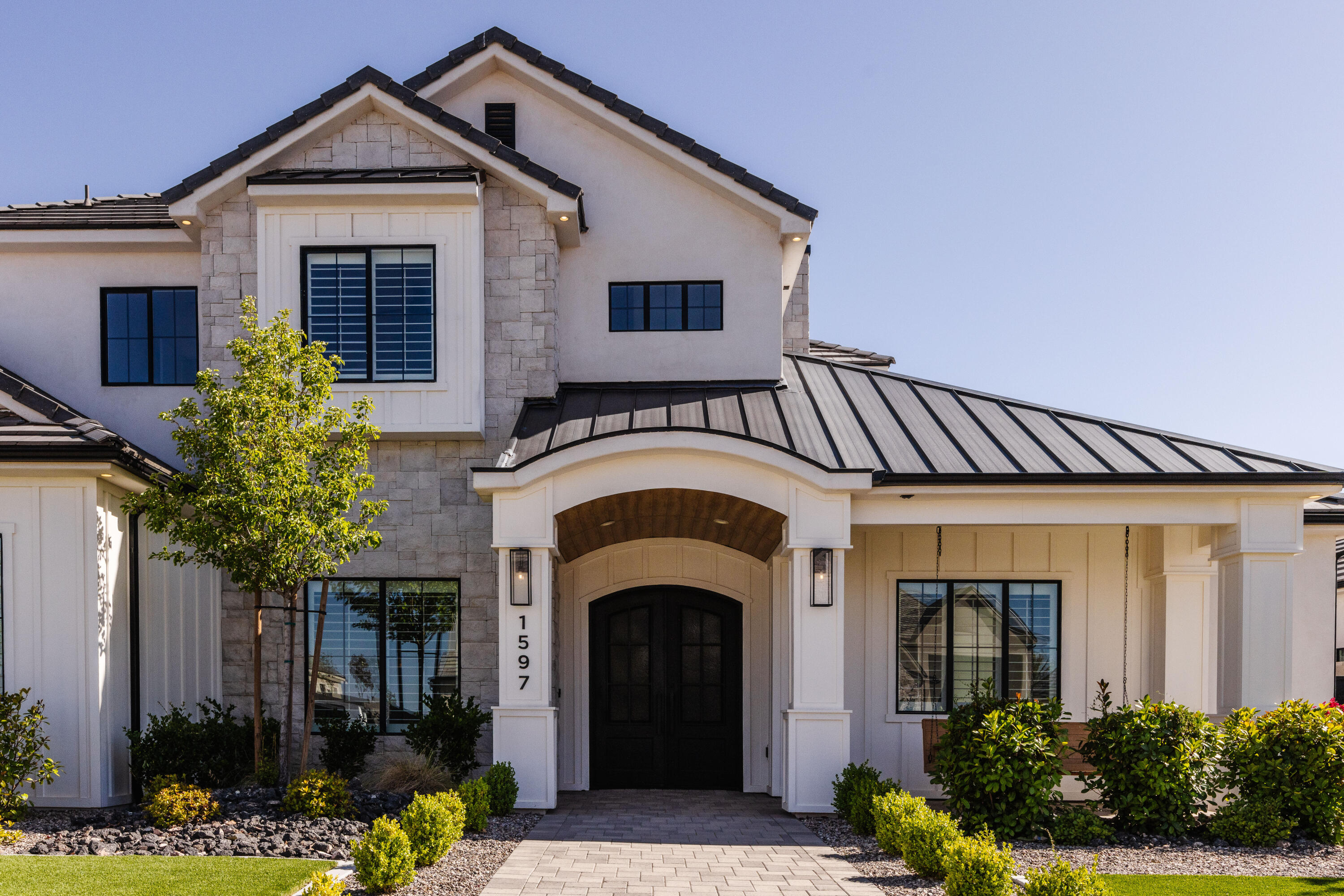 TONAQUINT COVE - Residential