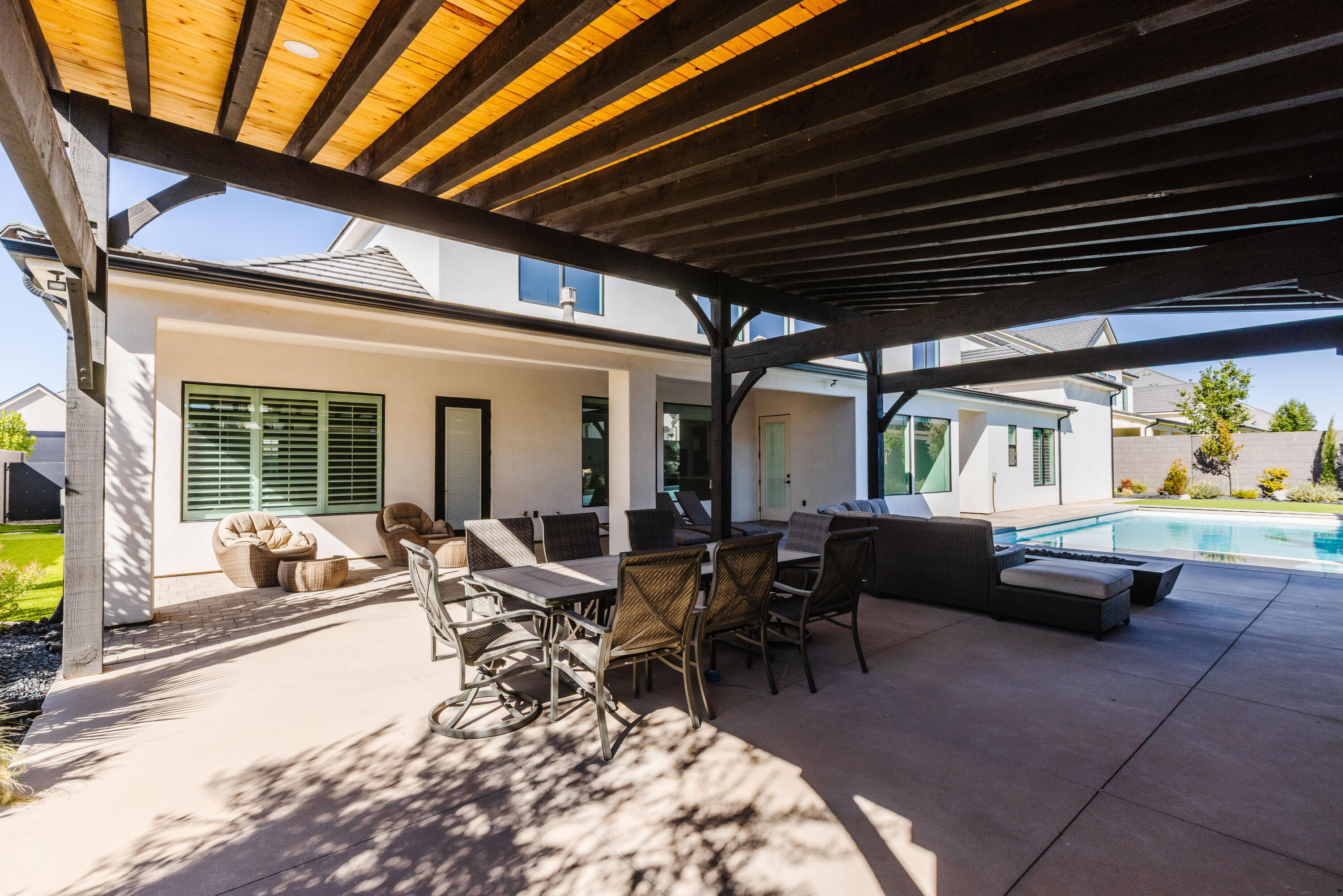 TONAQUINT COVE - Residential