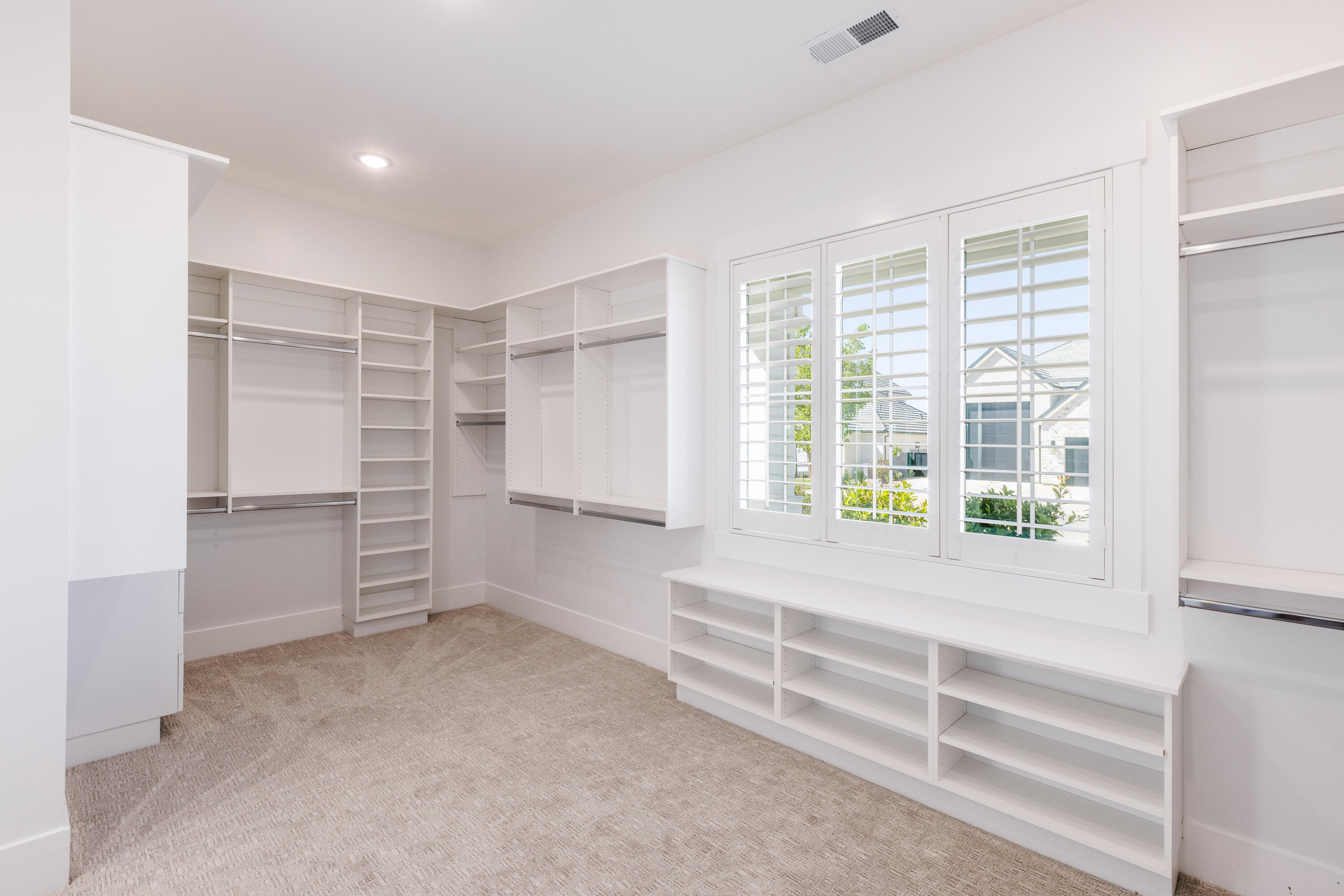TONAQUINT COVE - Residential