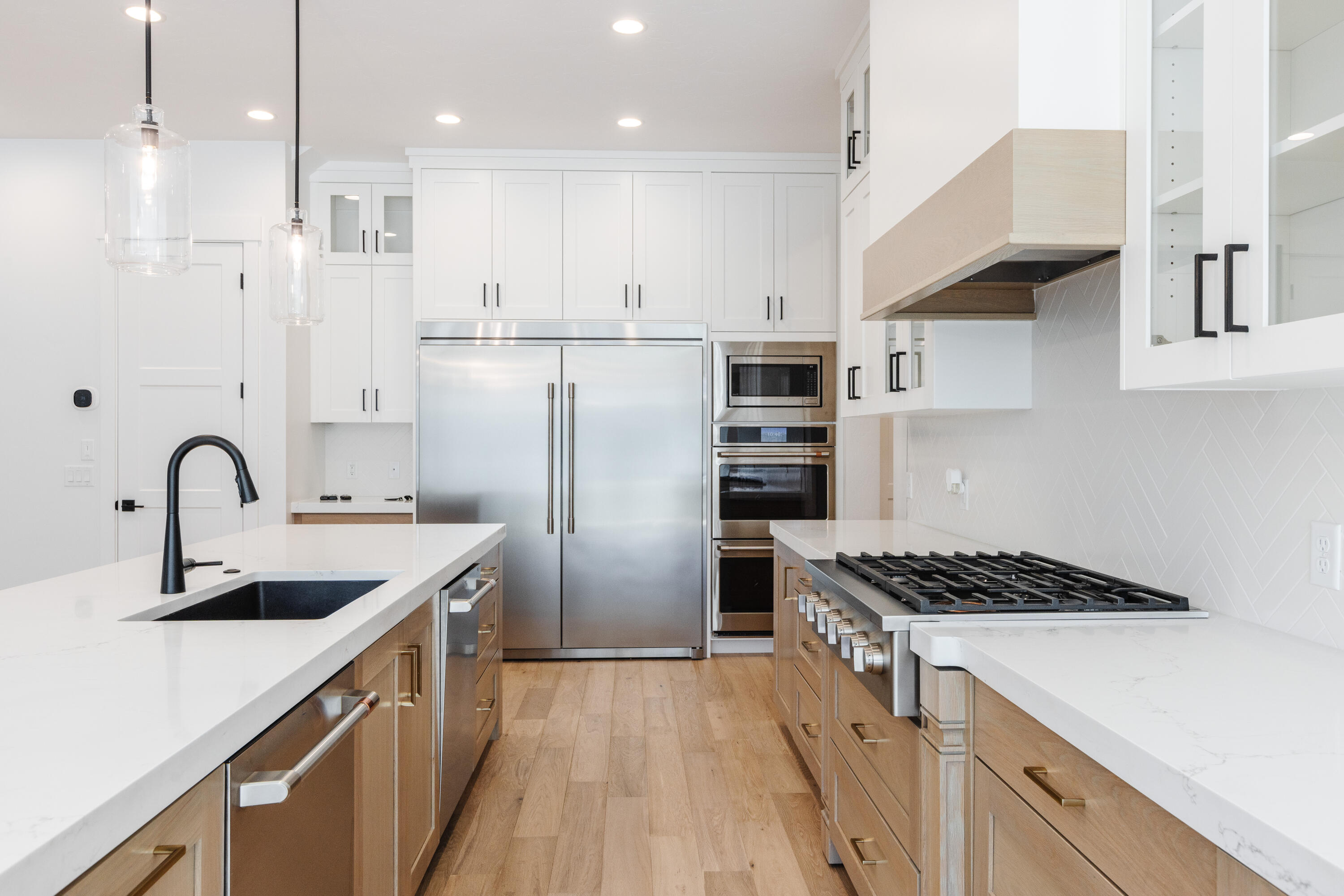 TONAQUINT COVE - Residential