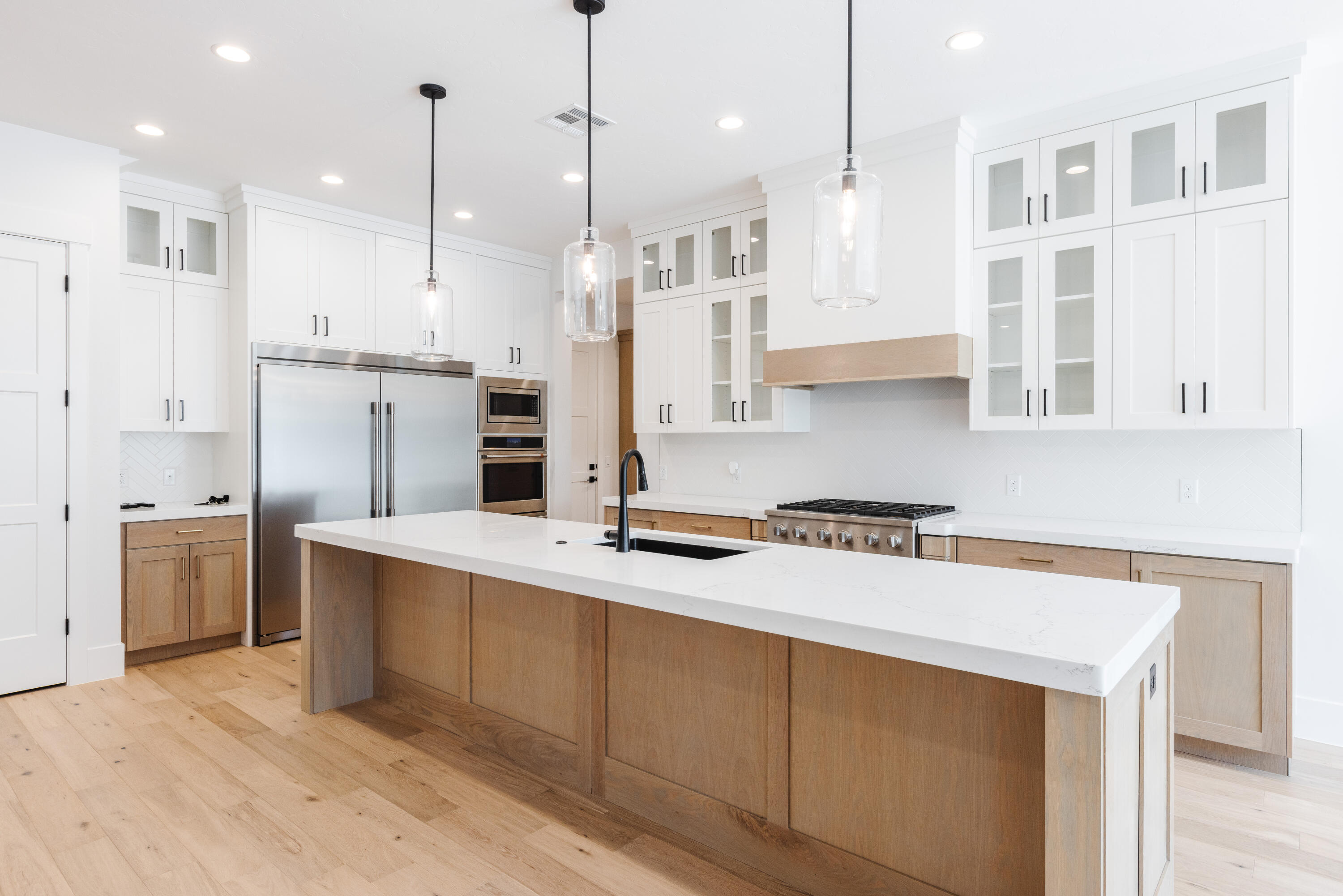 TONAQUINT COVE - Residential