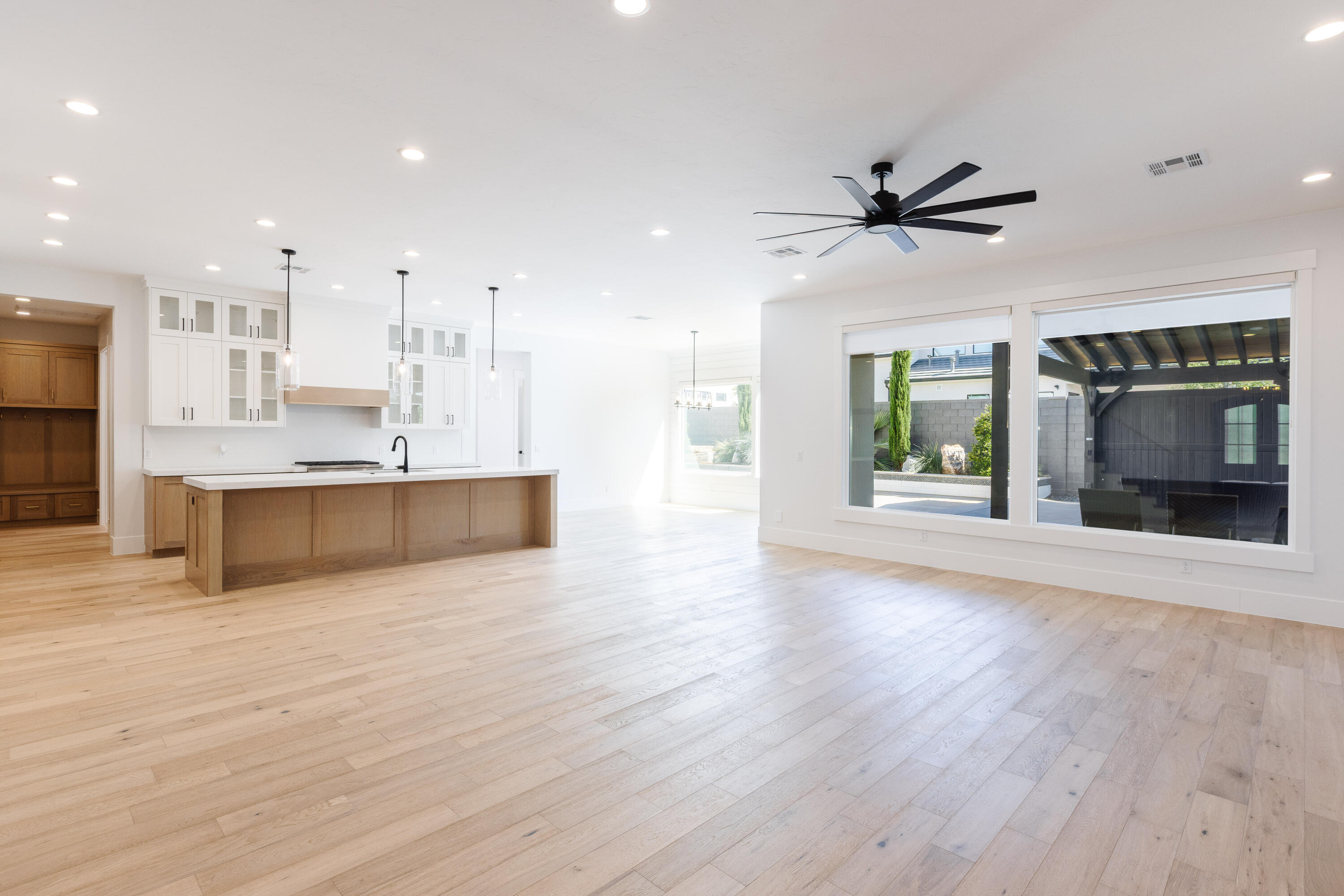 TONAQUINT COVE - Residential