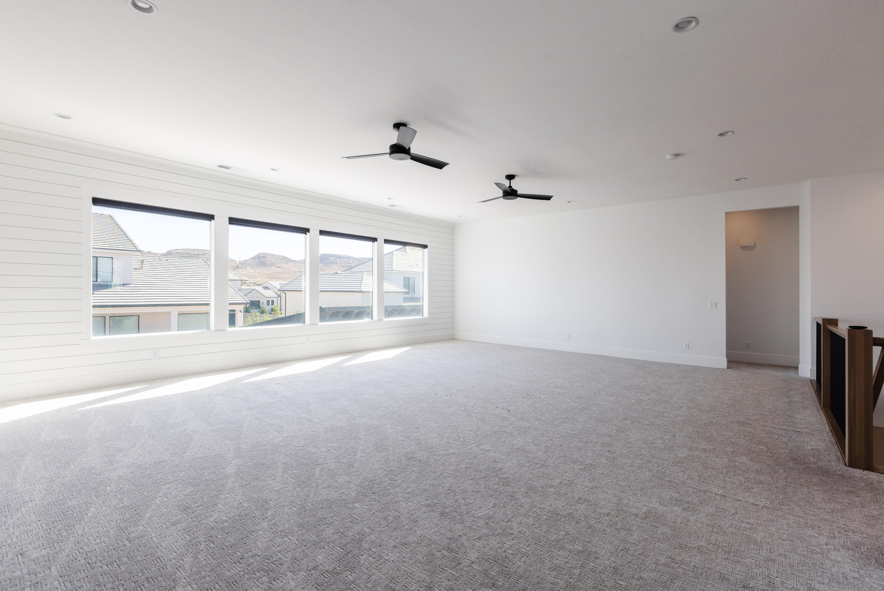 TONAQUINT COVE - Residential