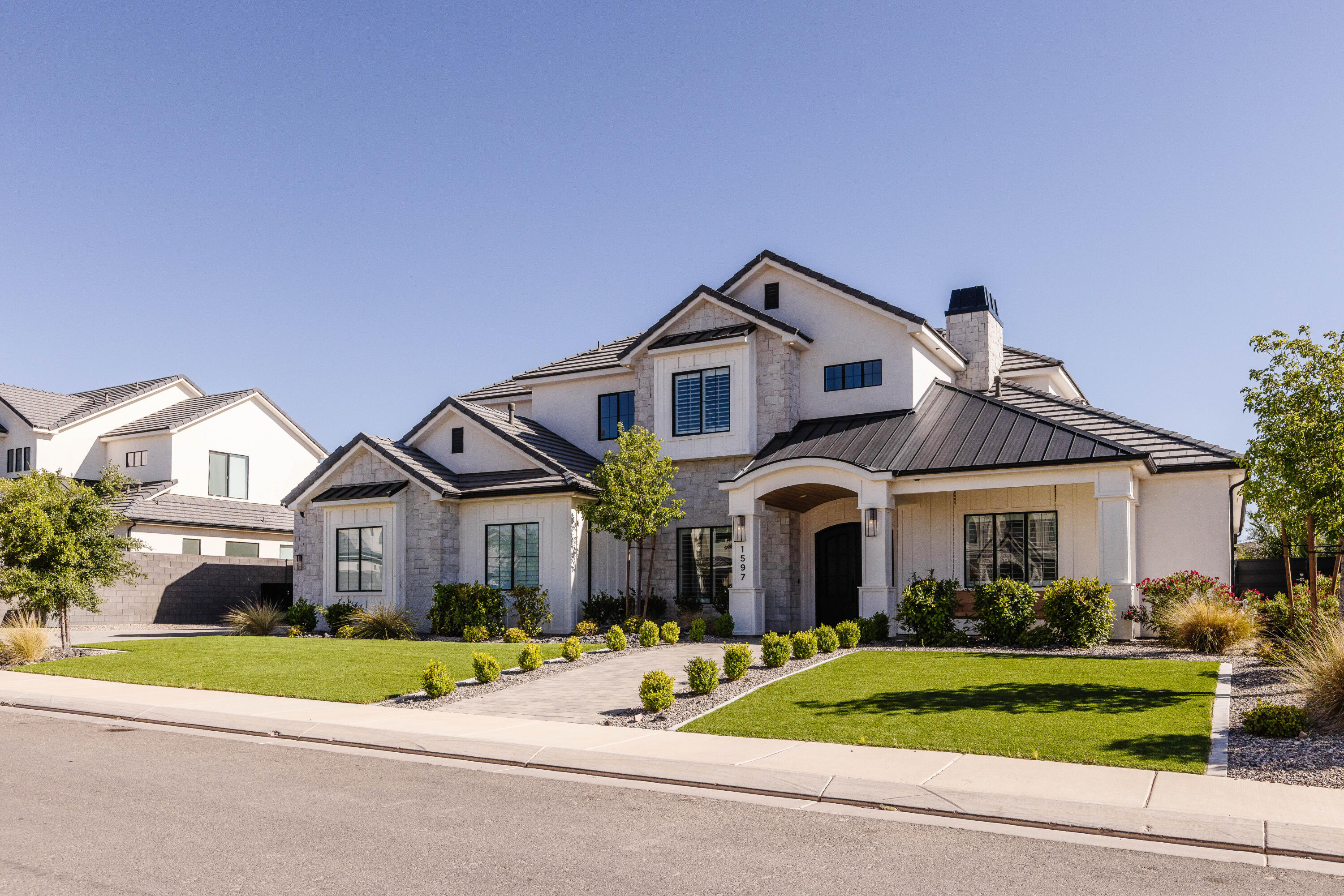 TONAQUINT COVE - Residential