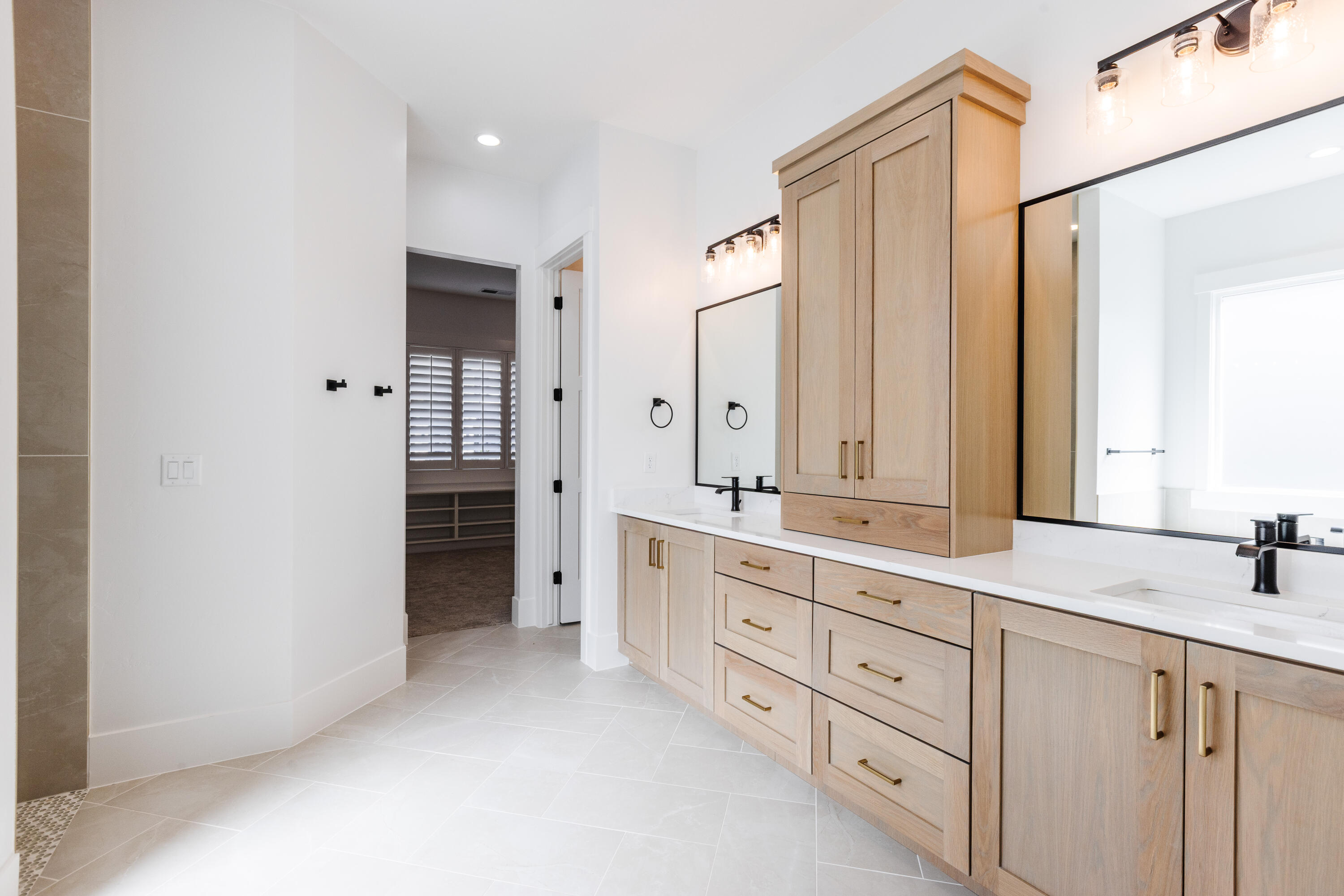 TONAQUINT COVE - Residential
