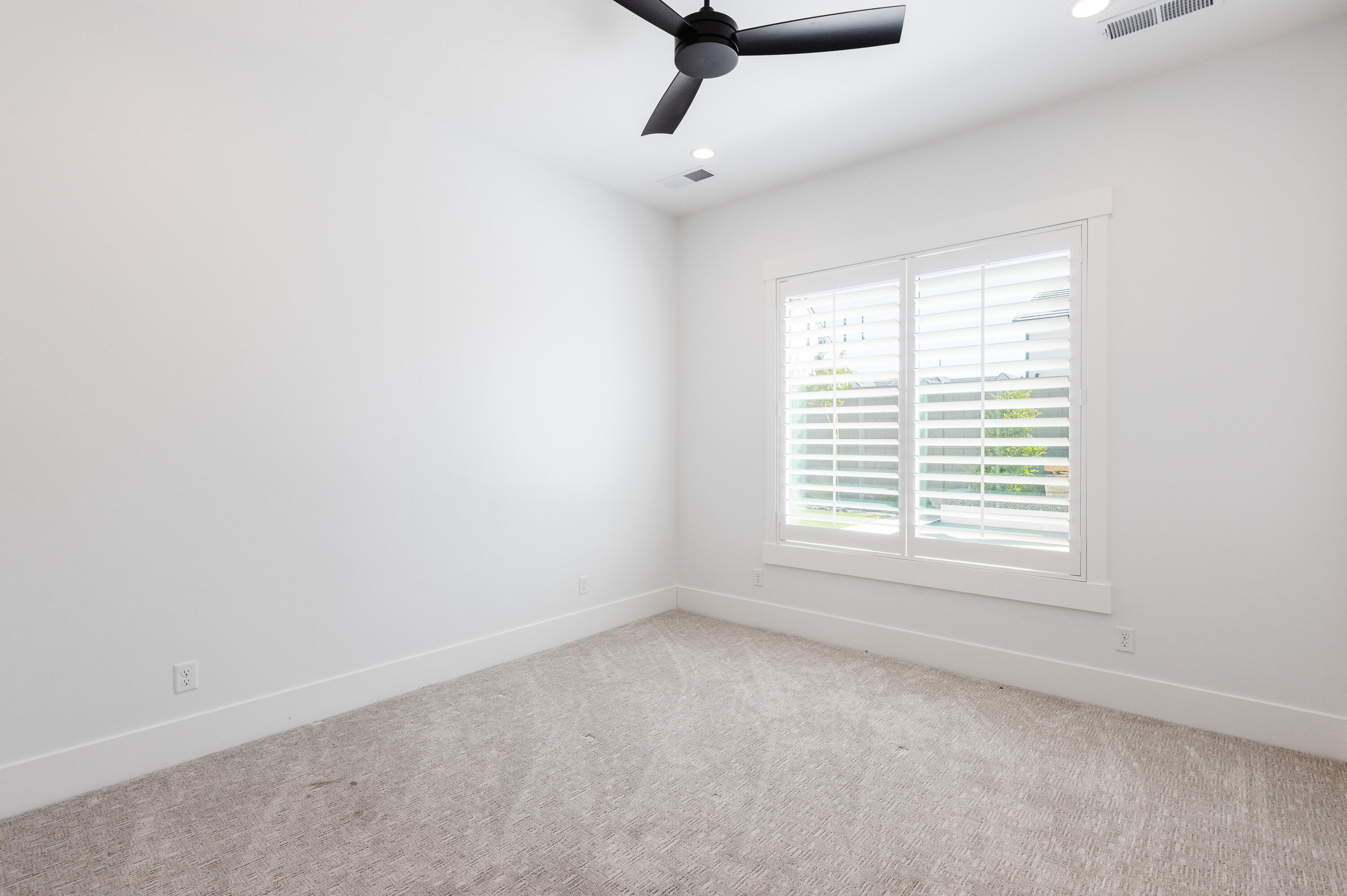 TONAQUINT COVE - Residential
