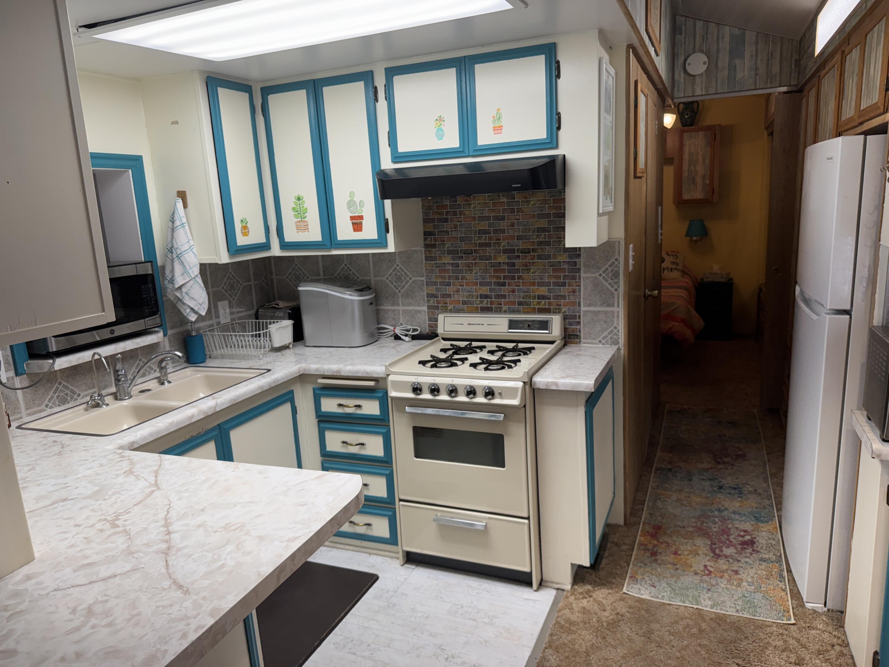 DIXIE DOWNS RV RESORT - Residential
