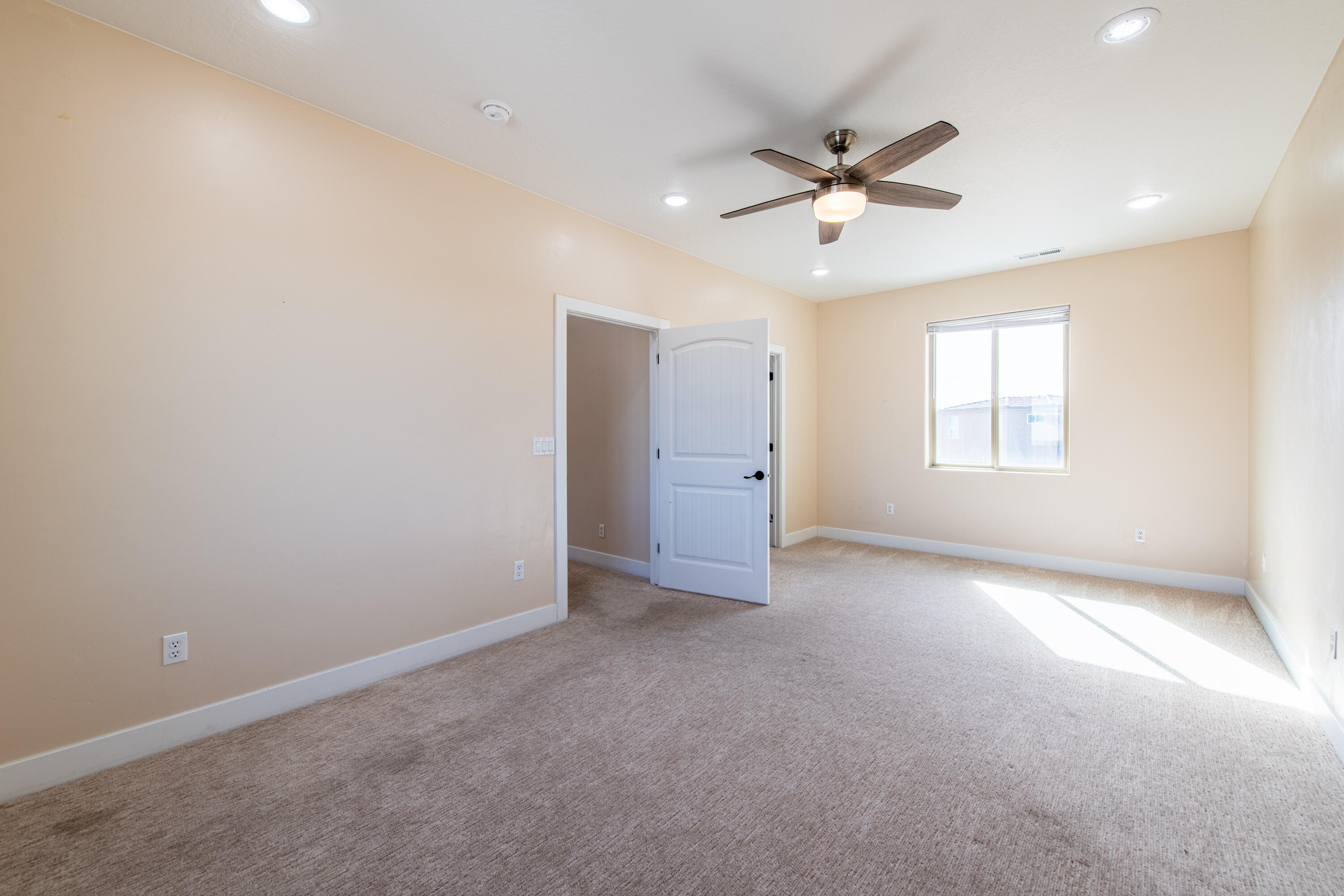 RIVER WILLOW - Residential