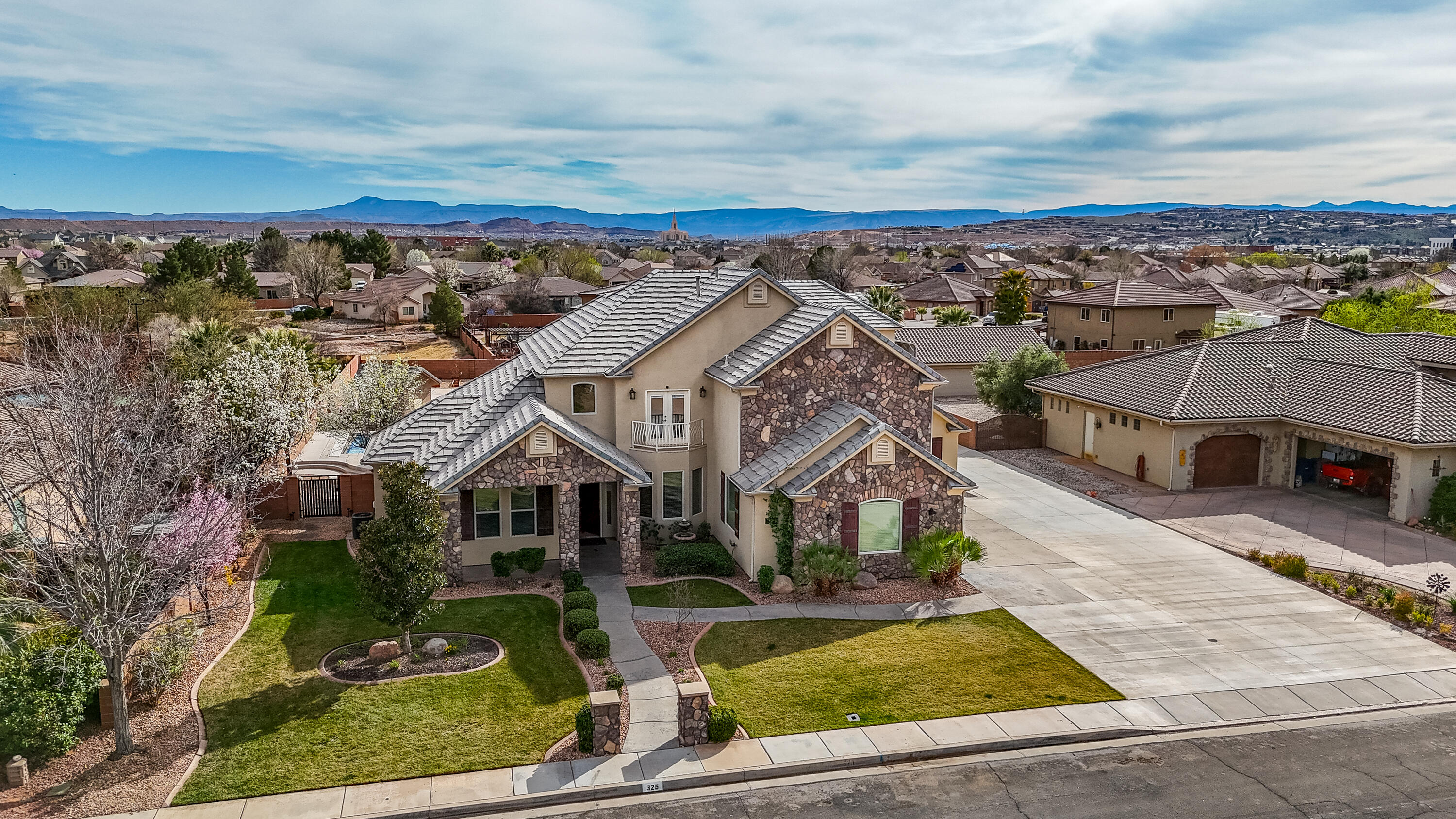 RIVER WILLOW - Residential
