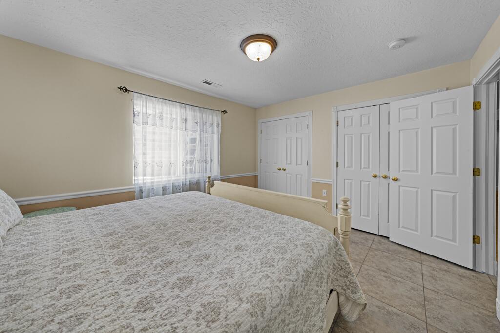 ROBERTS RANCH ESTATES - Residential