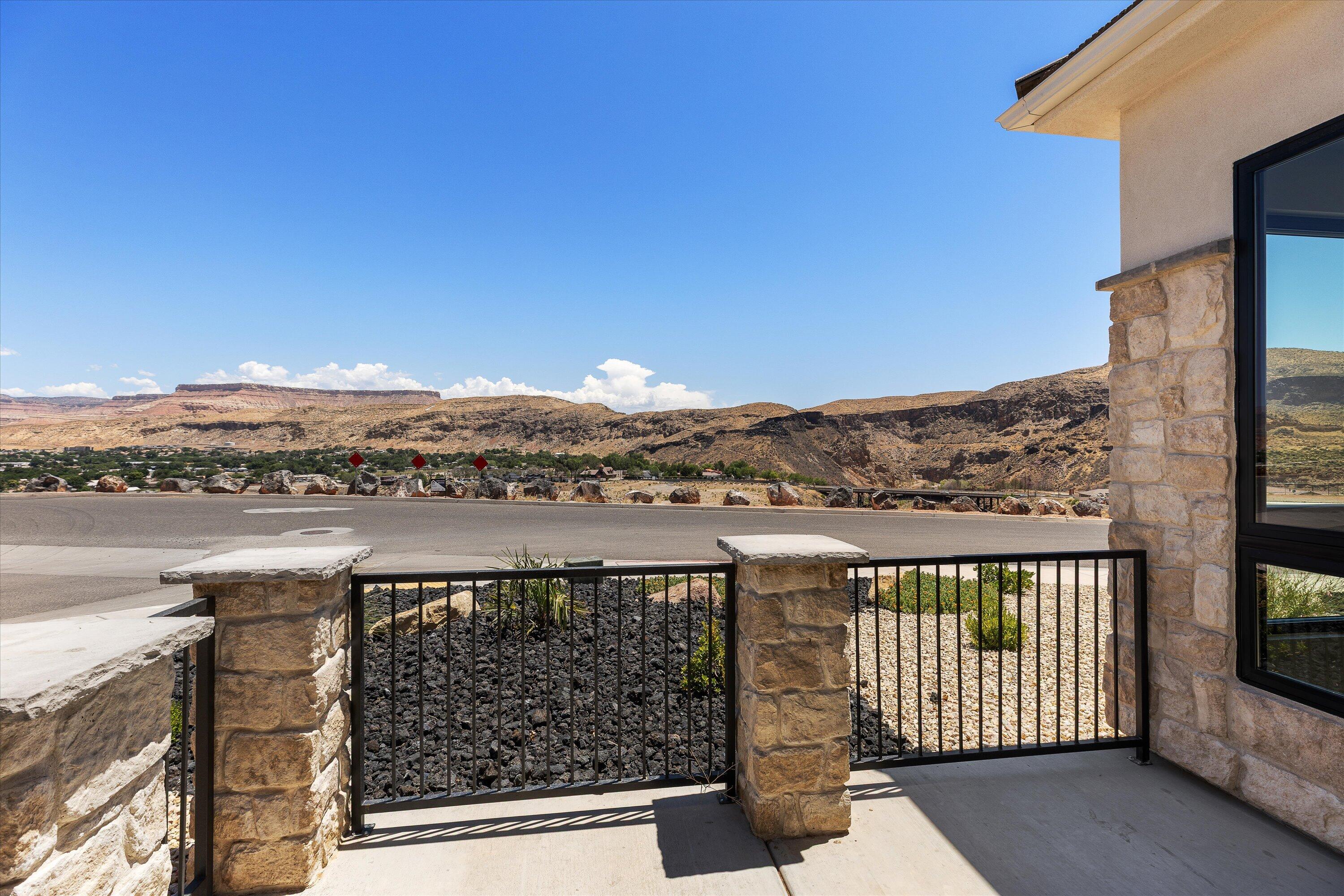 FALCON RIDGE - Residential
