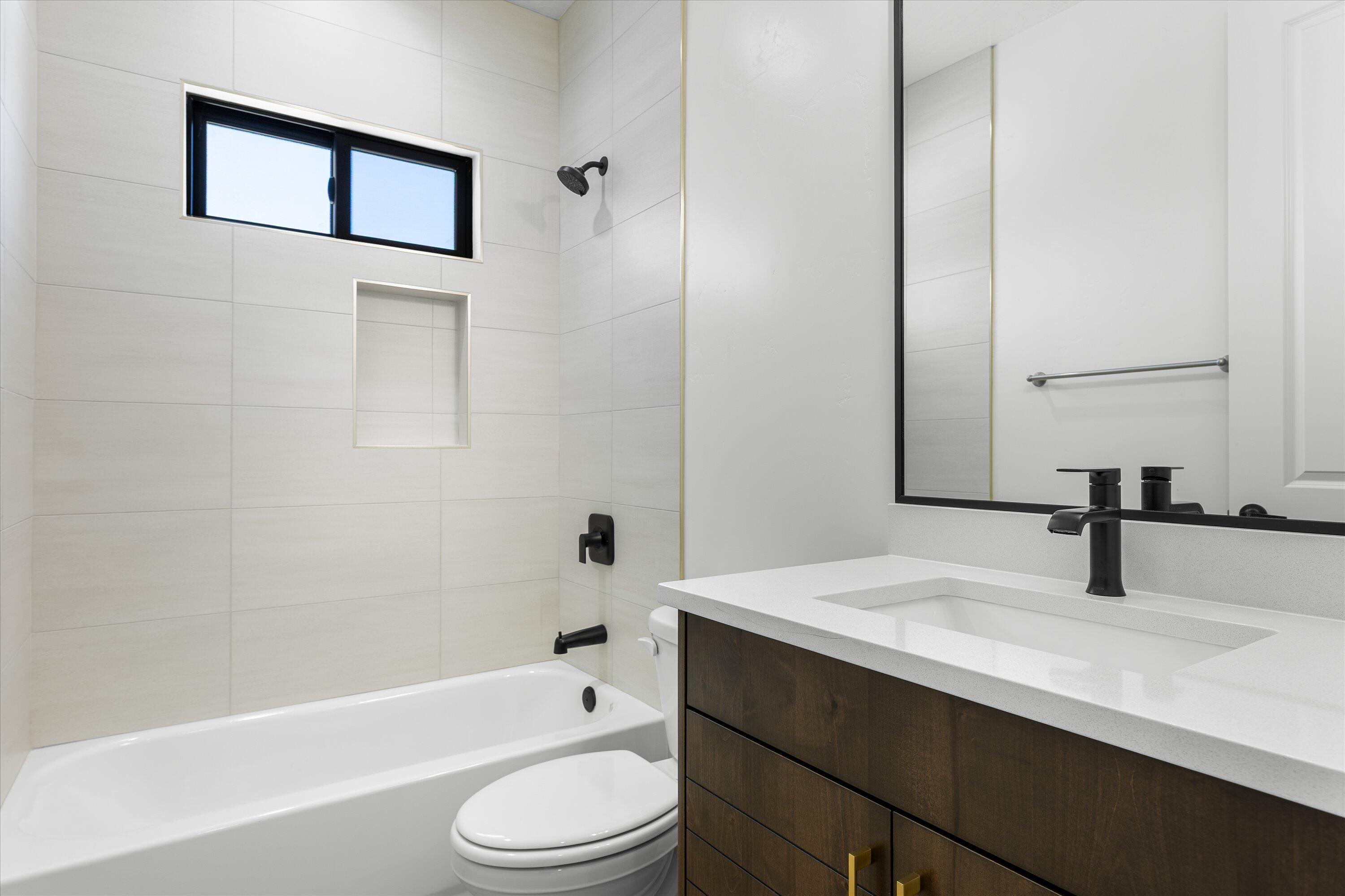 FALCON RIDGE - Residential