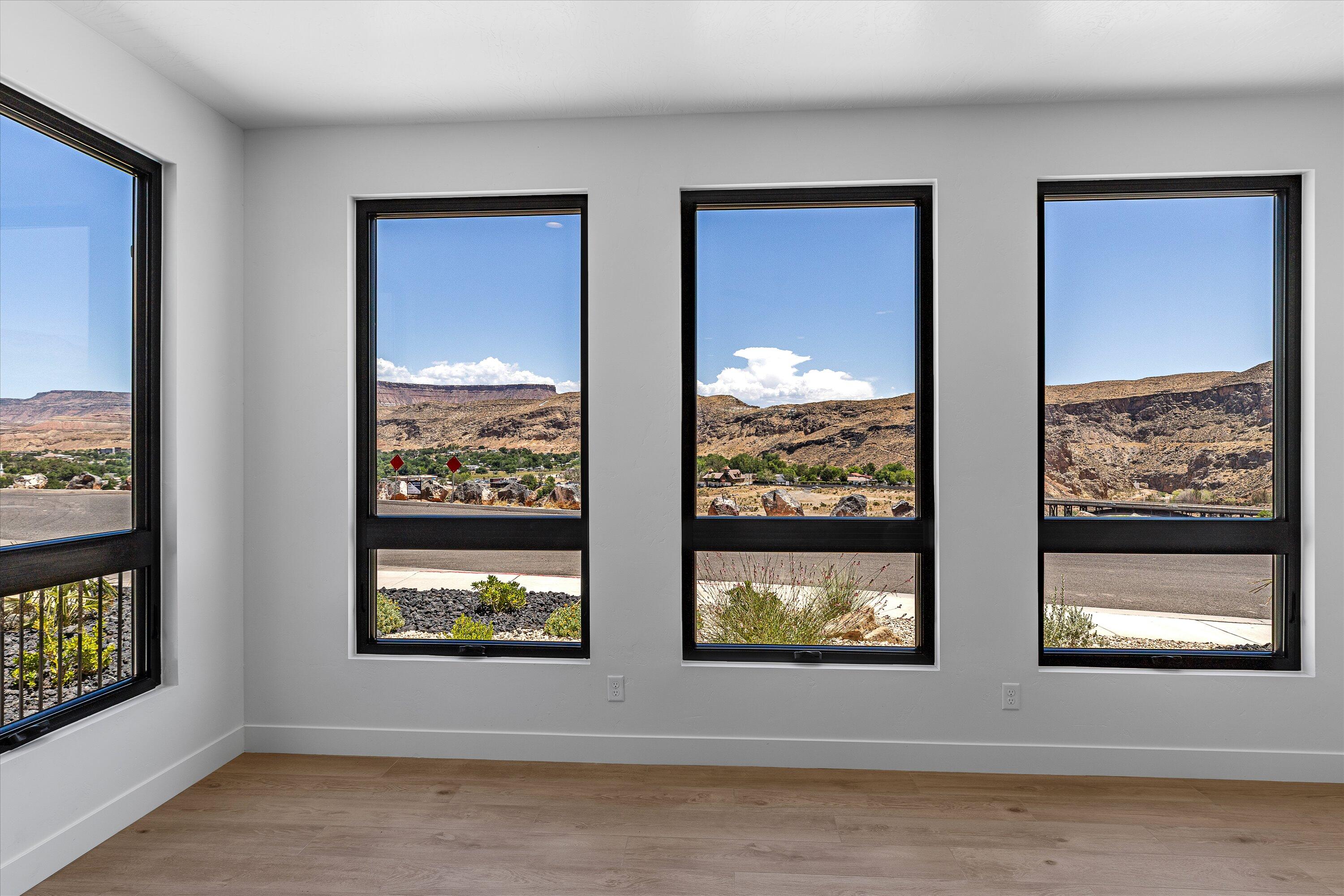 FALCON RIDGE - Residential