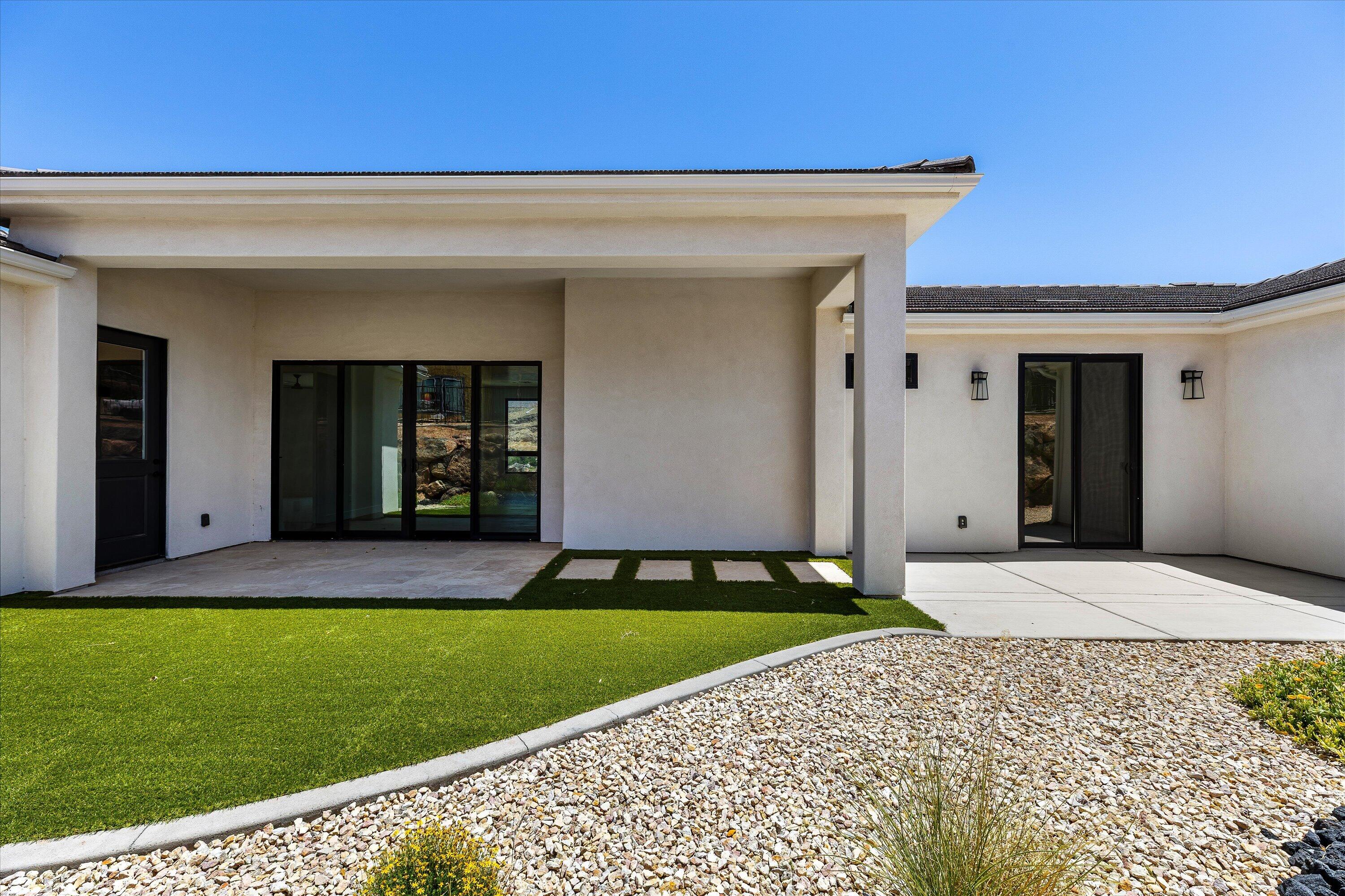 FALCON RIDGE - Residential