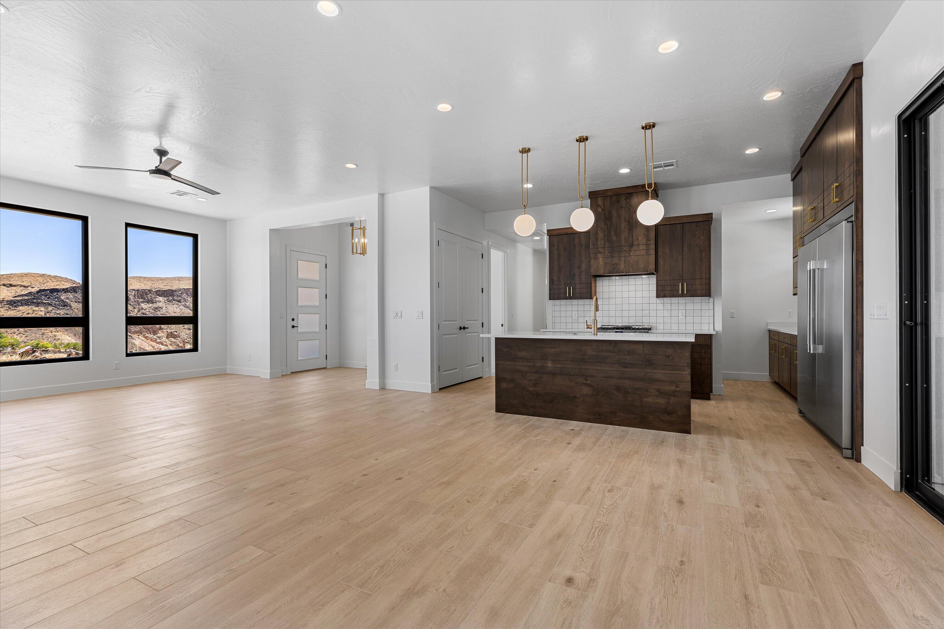 FALCON RIDGE - Residential