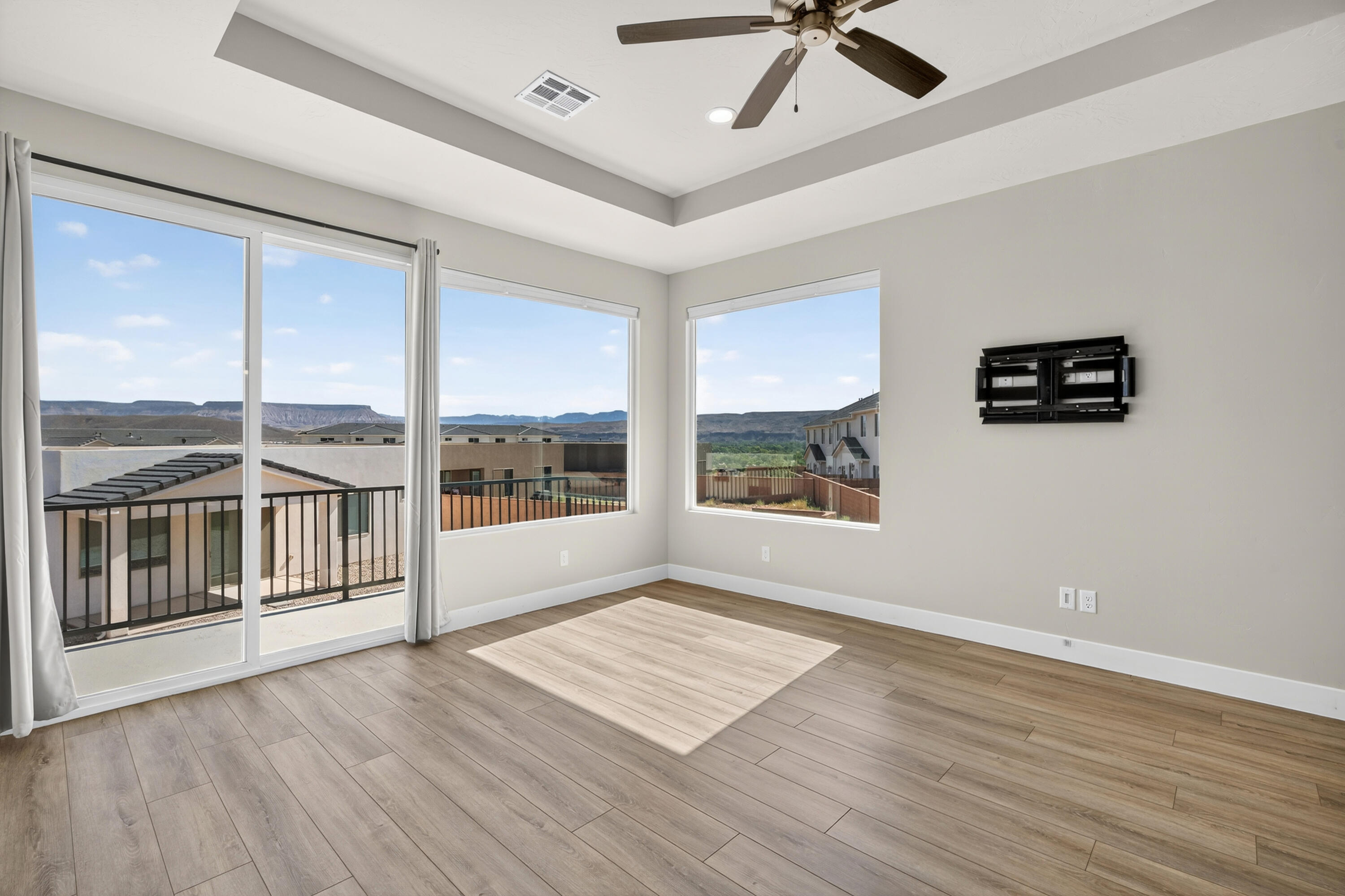 HURRICANE VIEWS - Residential