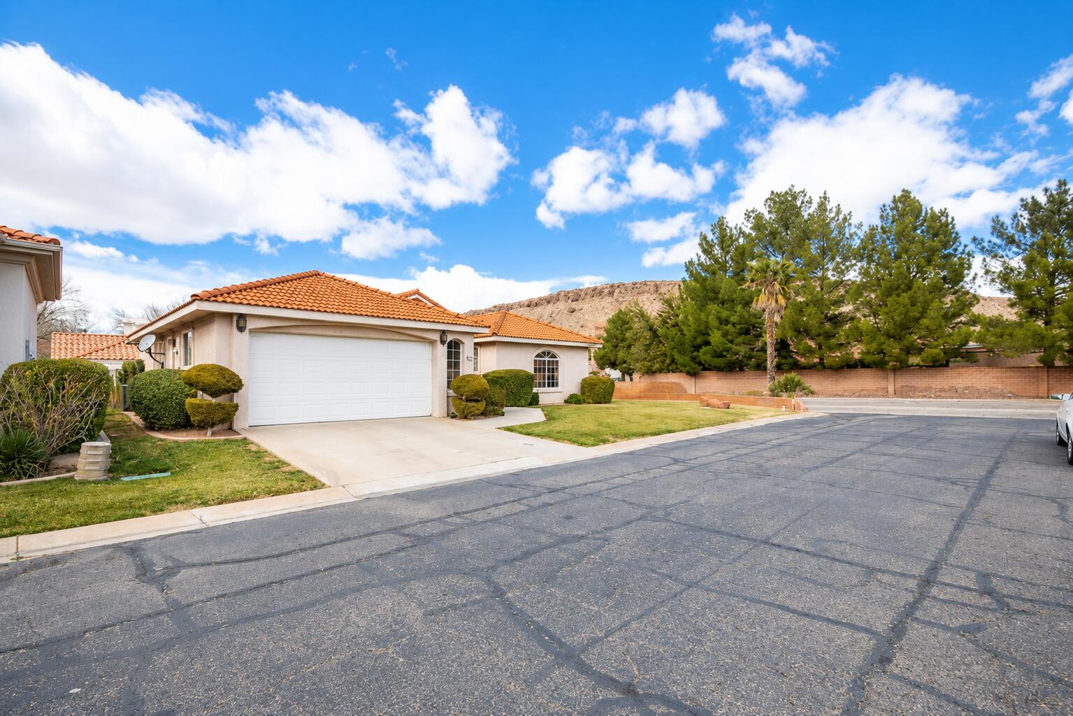 BLOOMINGTON RANCHES TOWNHOMES - Residential