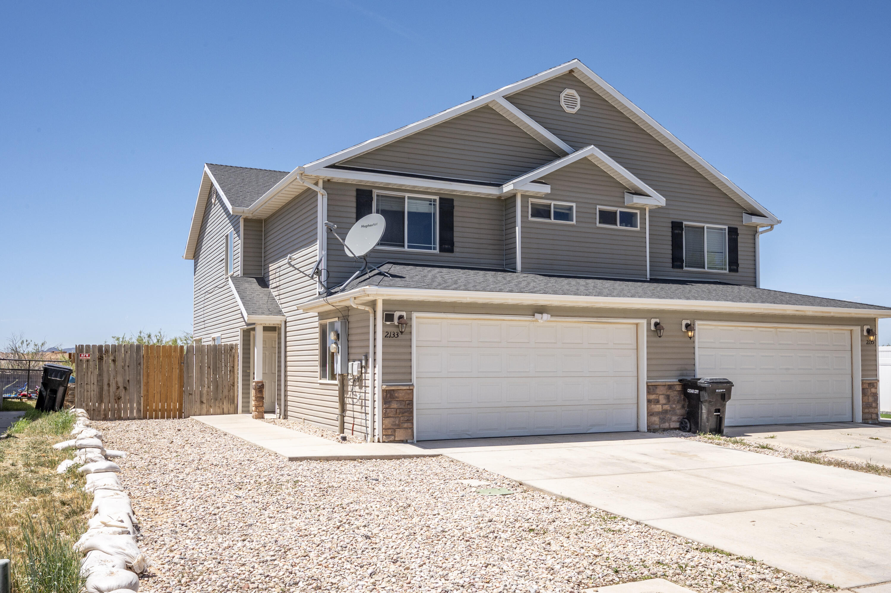 Twin Home, NO HOA, 3 bed 2.5 Bath 2 car garage. Newer flooring on the main level. Perfect for first time home buyer or investor. Come take a look and Remember the savings with no HOA!